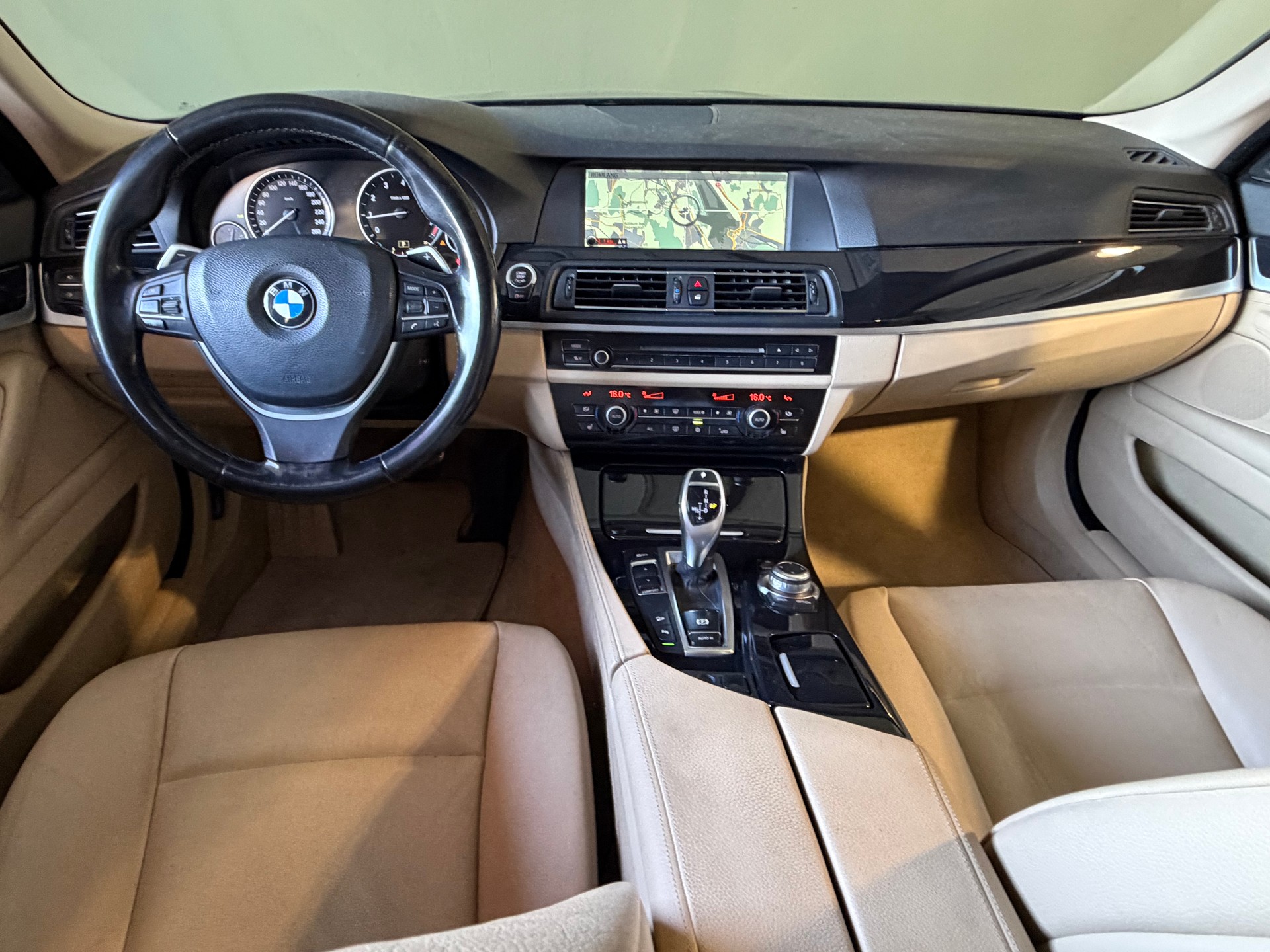 BMW 528i xDrive Touring Steptronic-image-5