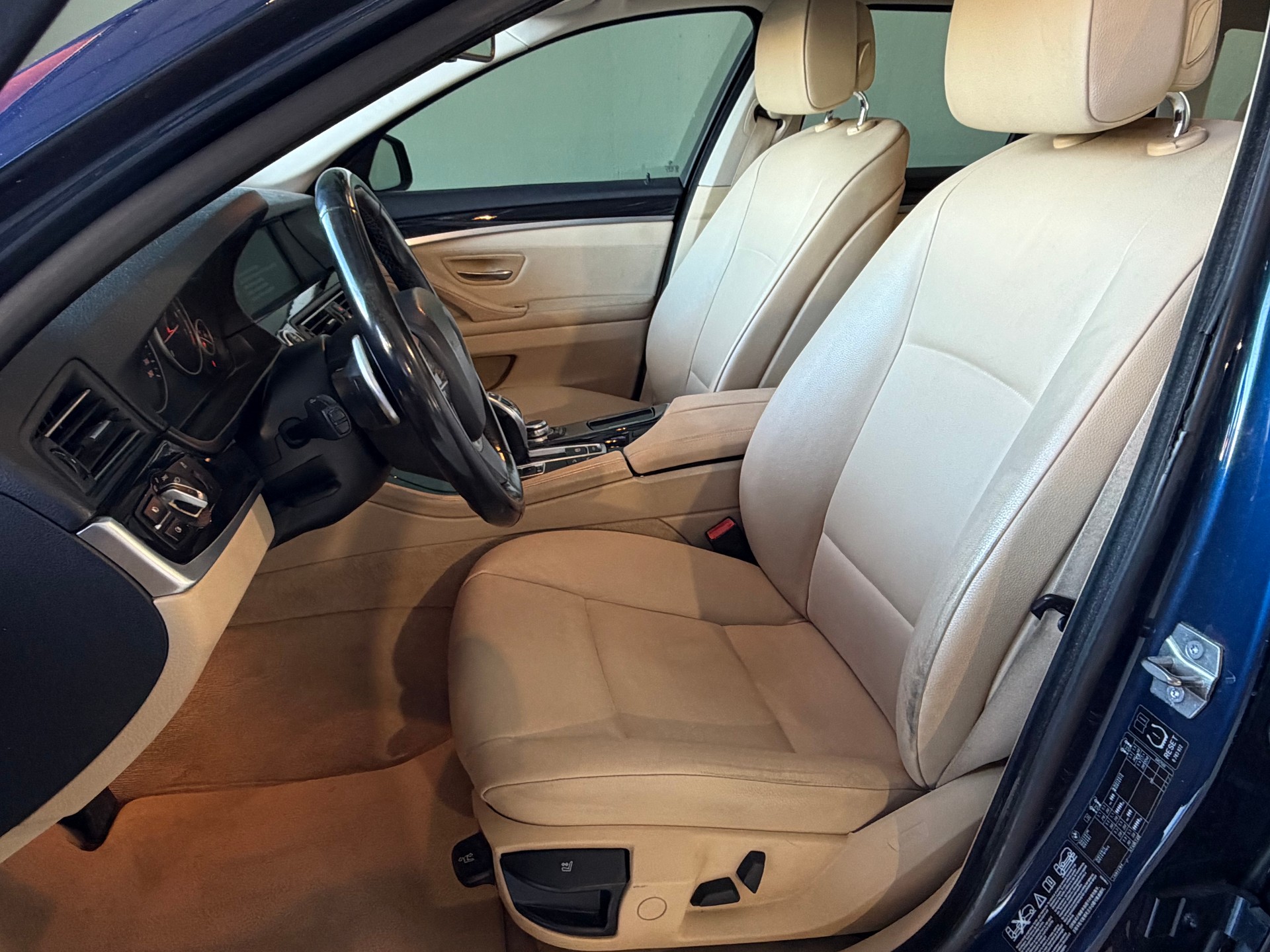 BMW 528i xDrive Touring Steptronic-image-6