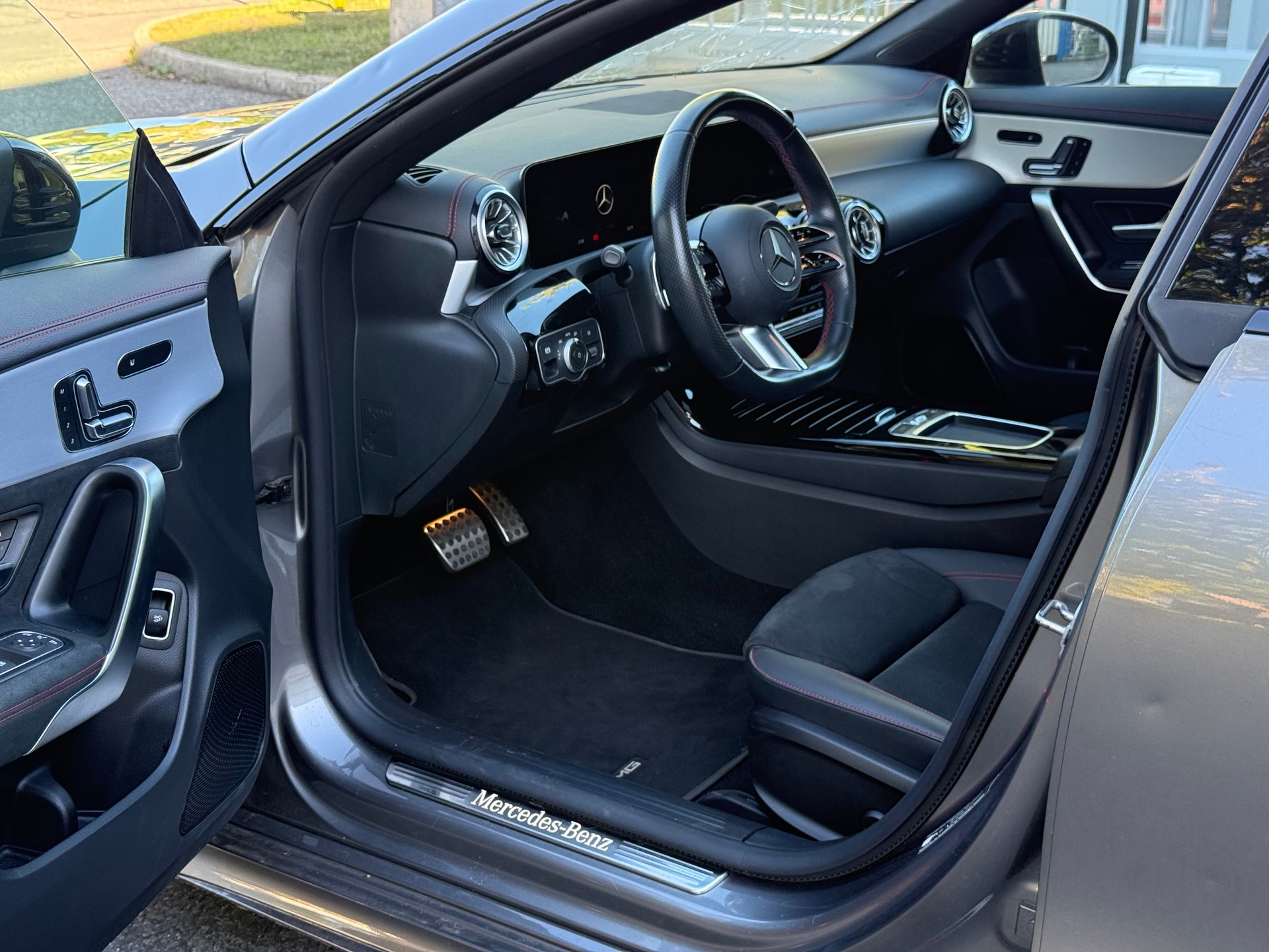MERCEDES-BENZ CLA 180 d 8G-DCT-image-13