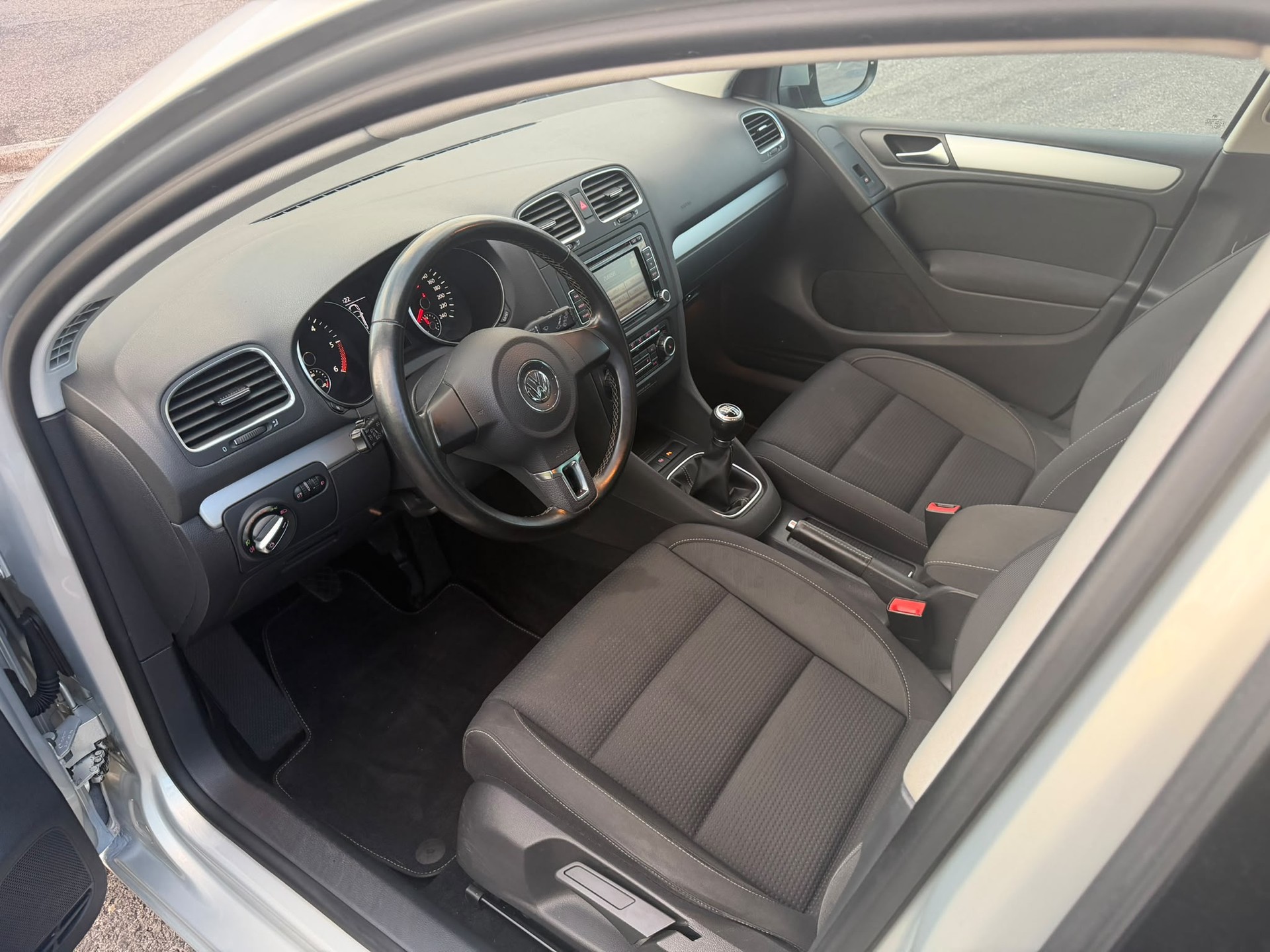 VW Golf 2.0 TDI-image-7