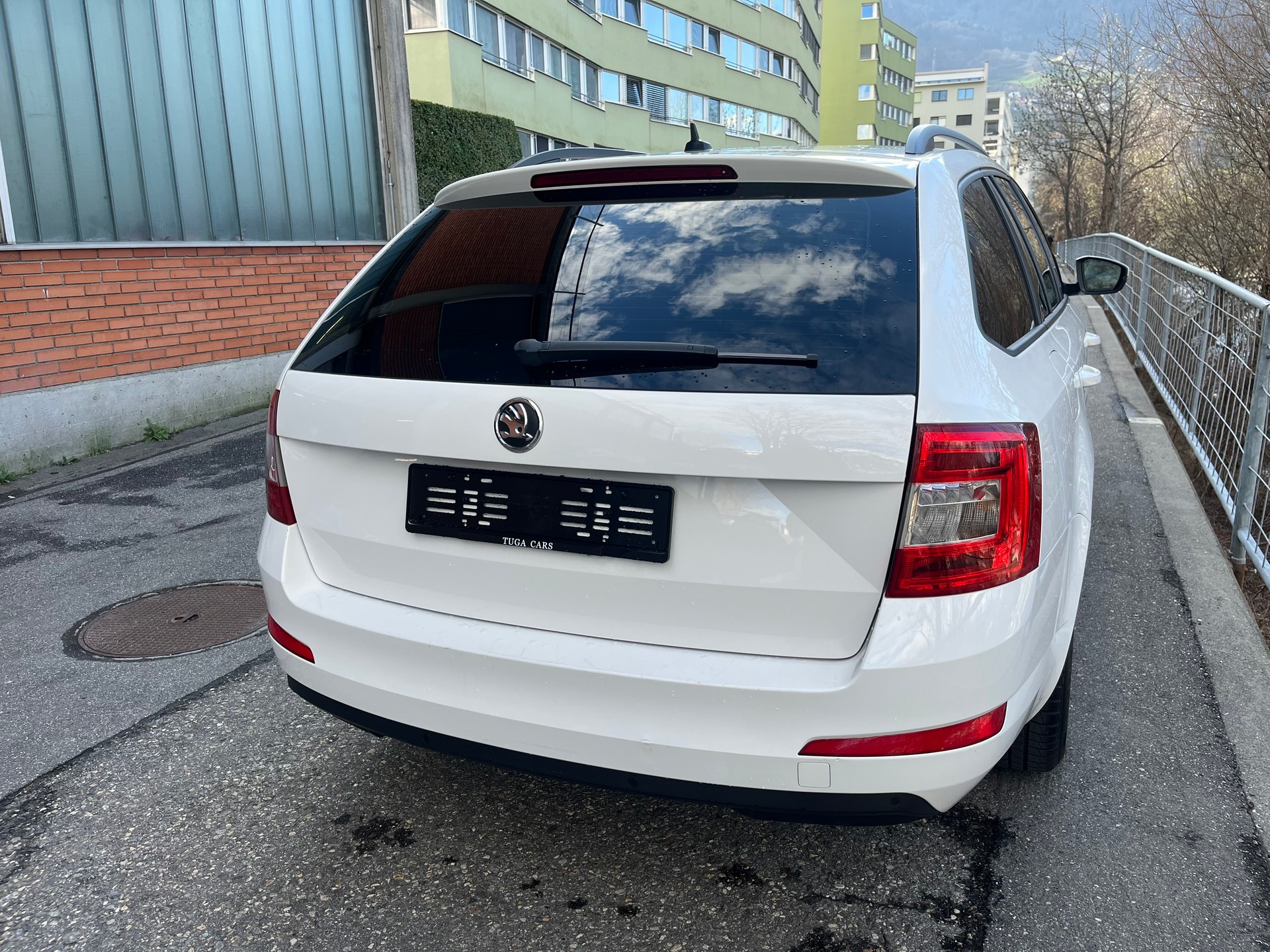 SKODA Octavia Combi 1.8 TSI Elegance 4x4 DSG-image-3