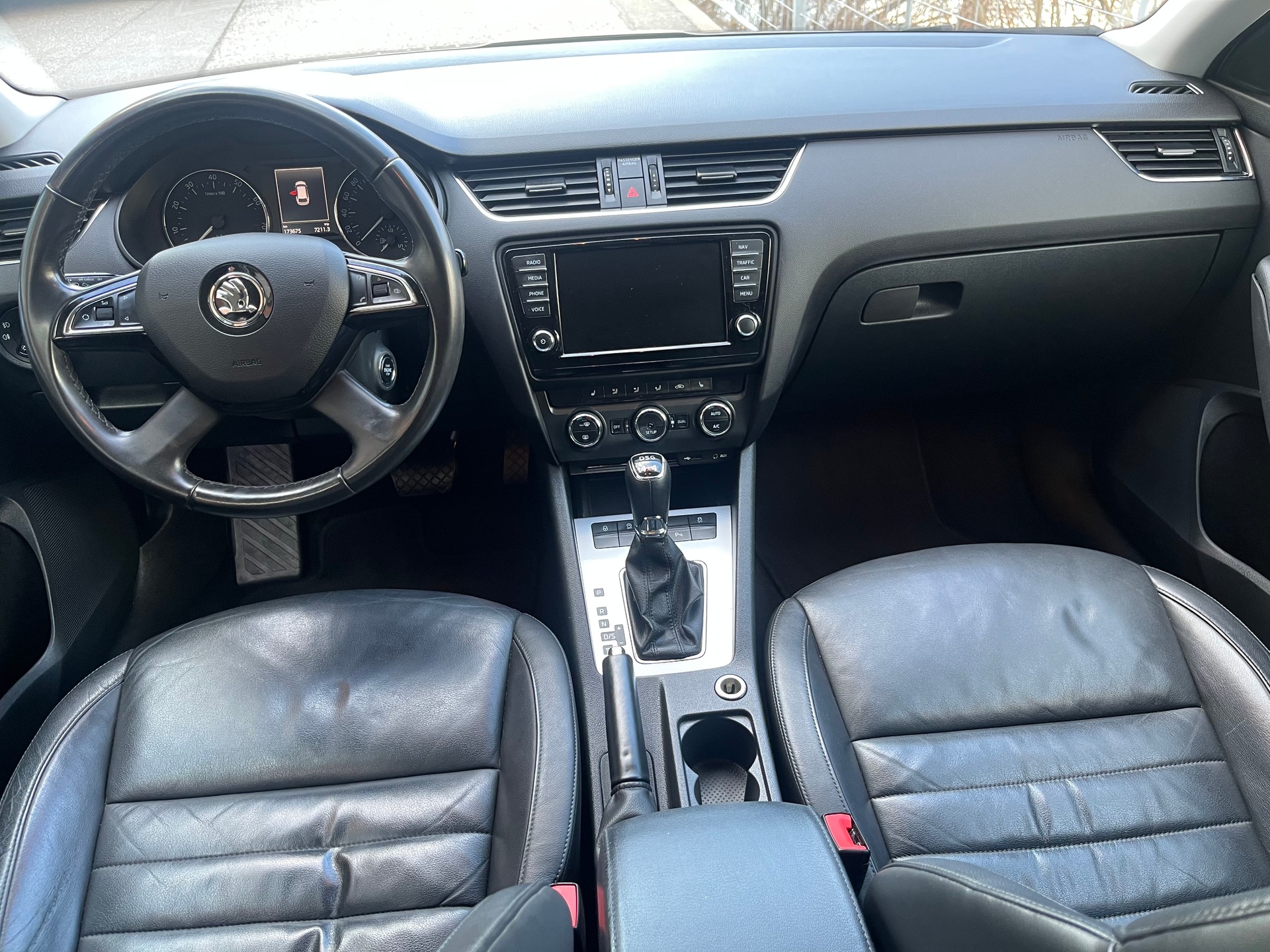 SKODA Octavia Combi 1.8 TSI Elegance 4x4 DSG-image-6