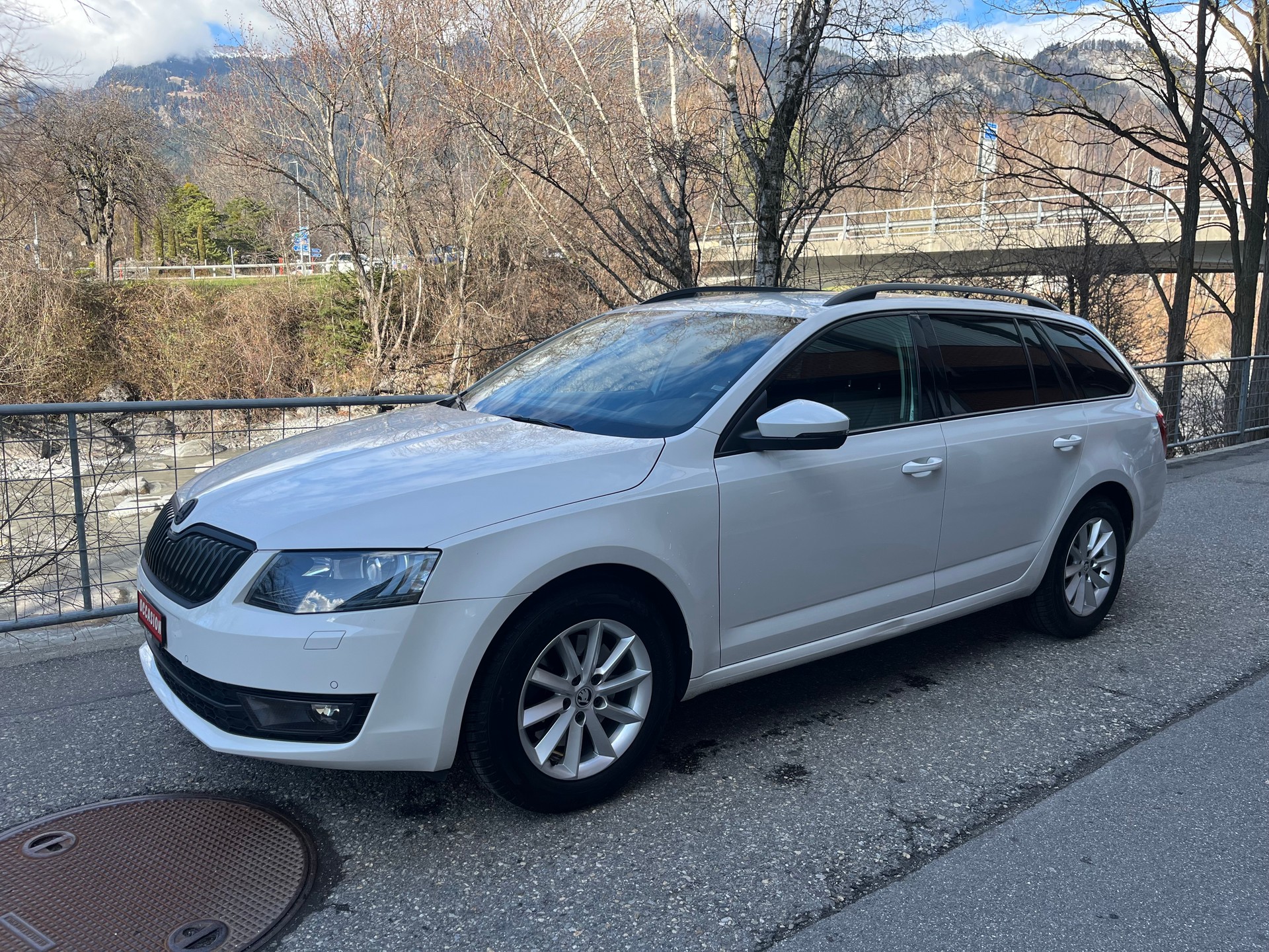 SKODA Octavia Combi 1.8 TSI Elegance 4x4 DSG-image-1