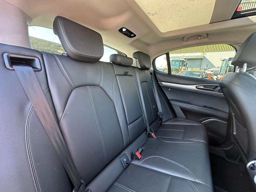 ALFA ROMEO Stelvio 2.0 Executive Q4 Automatic-image-10