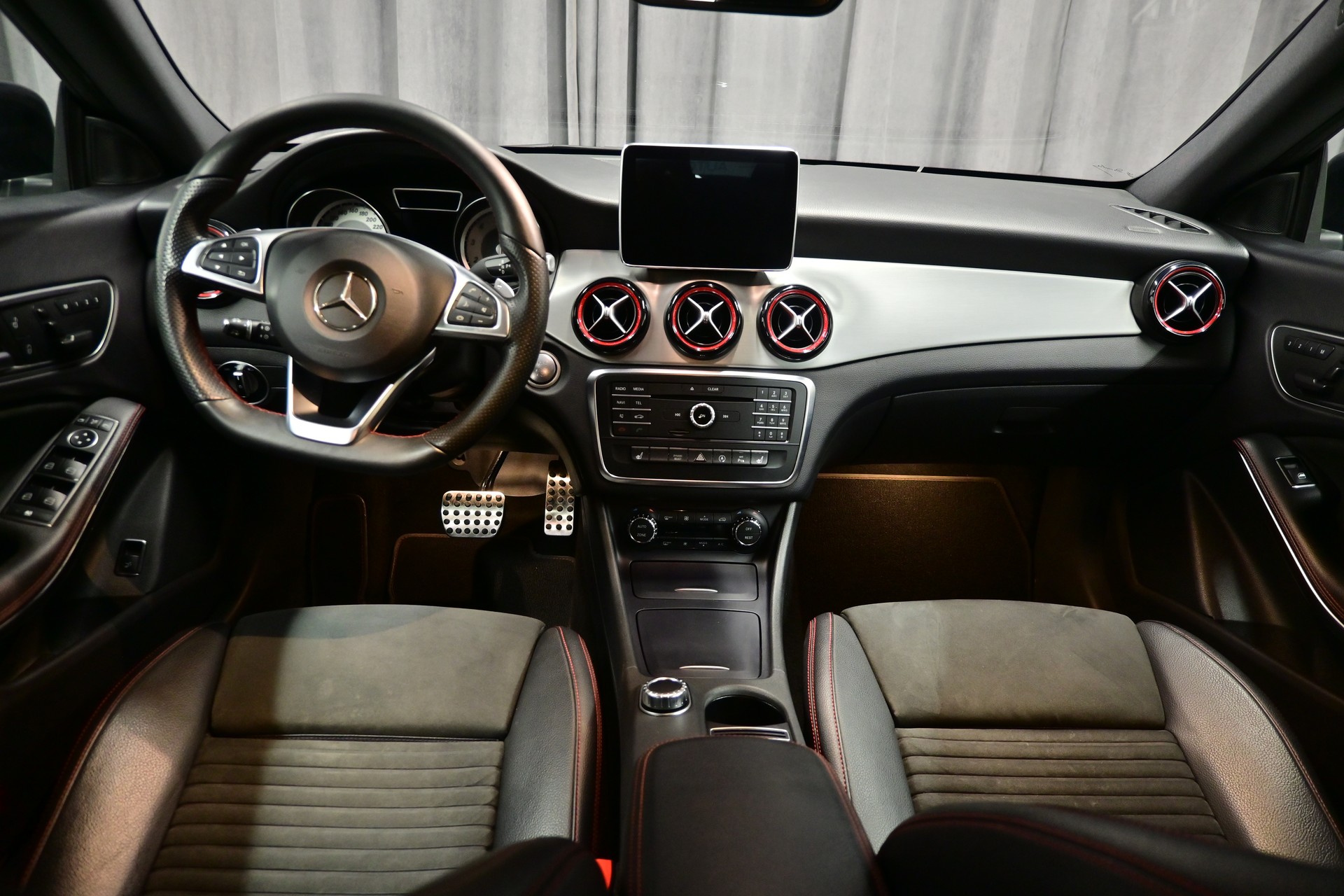 MERCEDES-BENZ CLA Shooting Brake 250 Sport 4Matic 7G-DCT-image-7