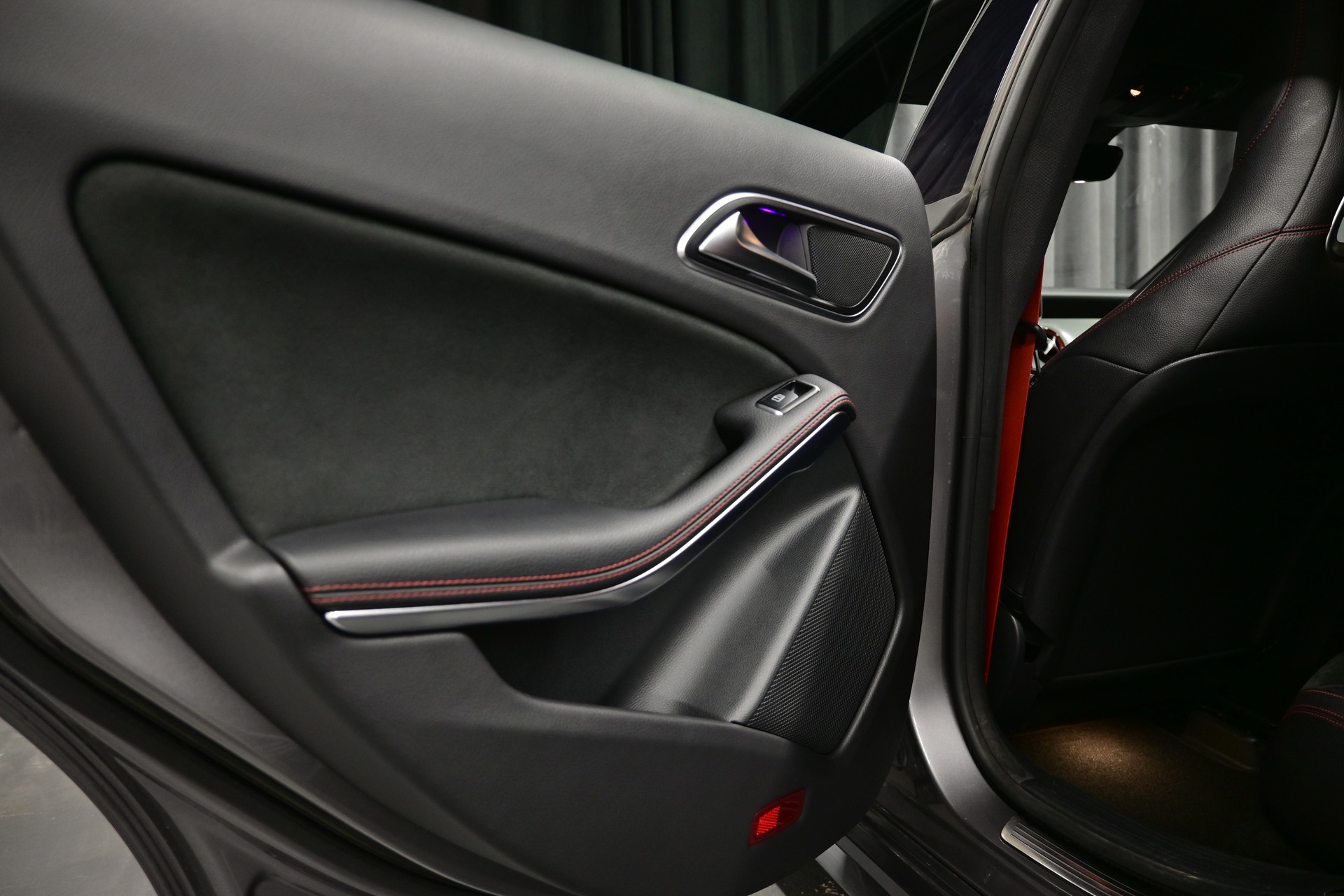 MERCEDES-BENZ CLA Shooting Brake 250 Sport 4Matic 7G-DCT-image-19