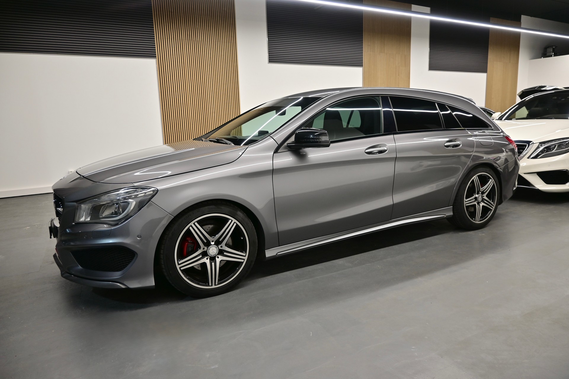 MERCEDES-BENZ CLA Shooting Brake 250 Sport 4Matic 7G-DCT-image-3