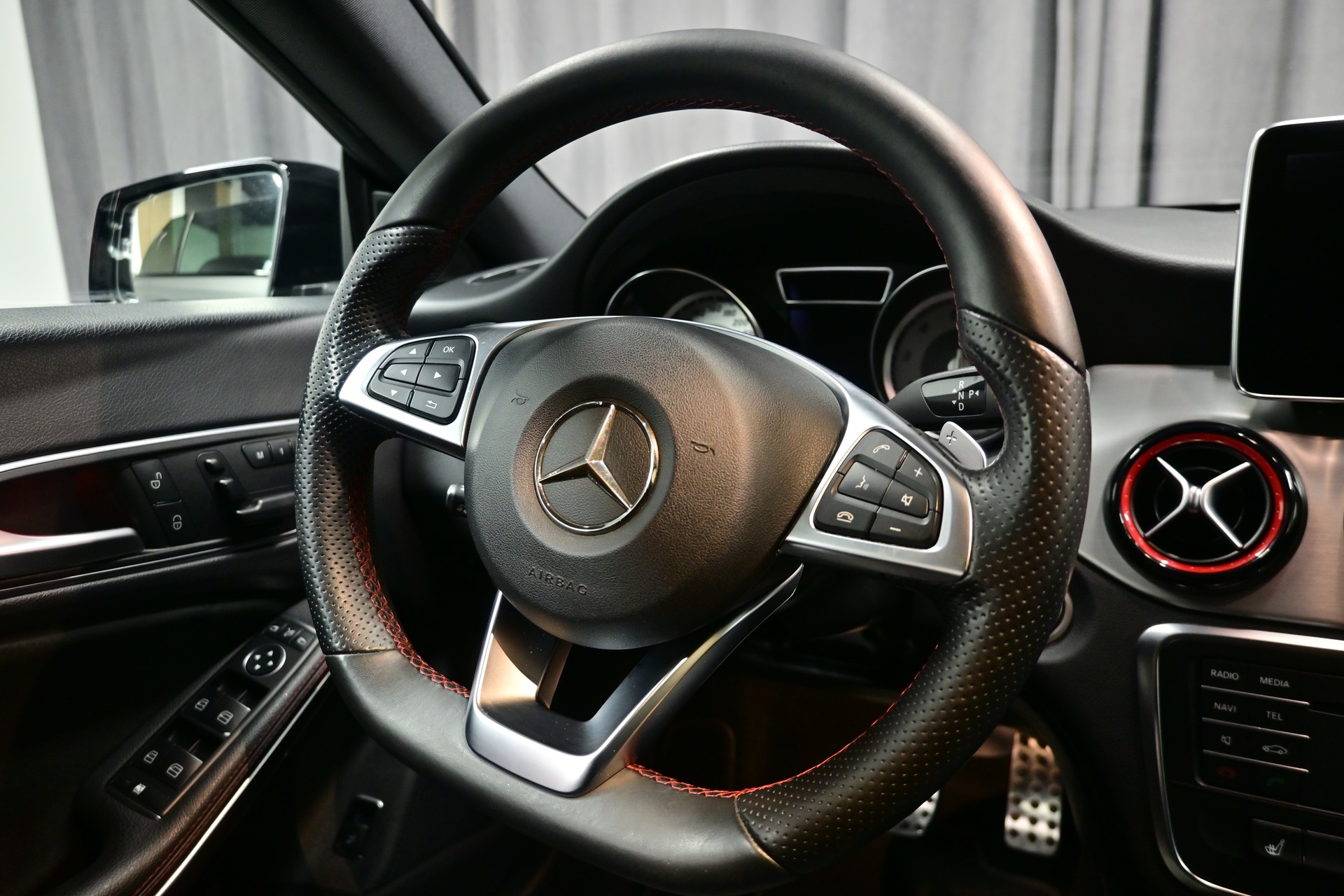 MERCEDES-BENZ CLA Shooting Brake 250 Sport 4Matic 7G-DCT-image-8