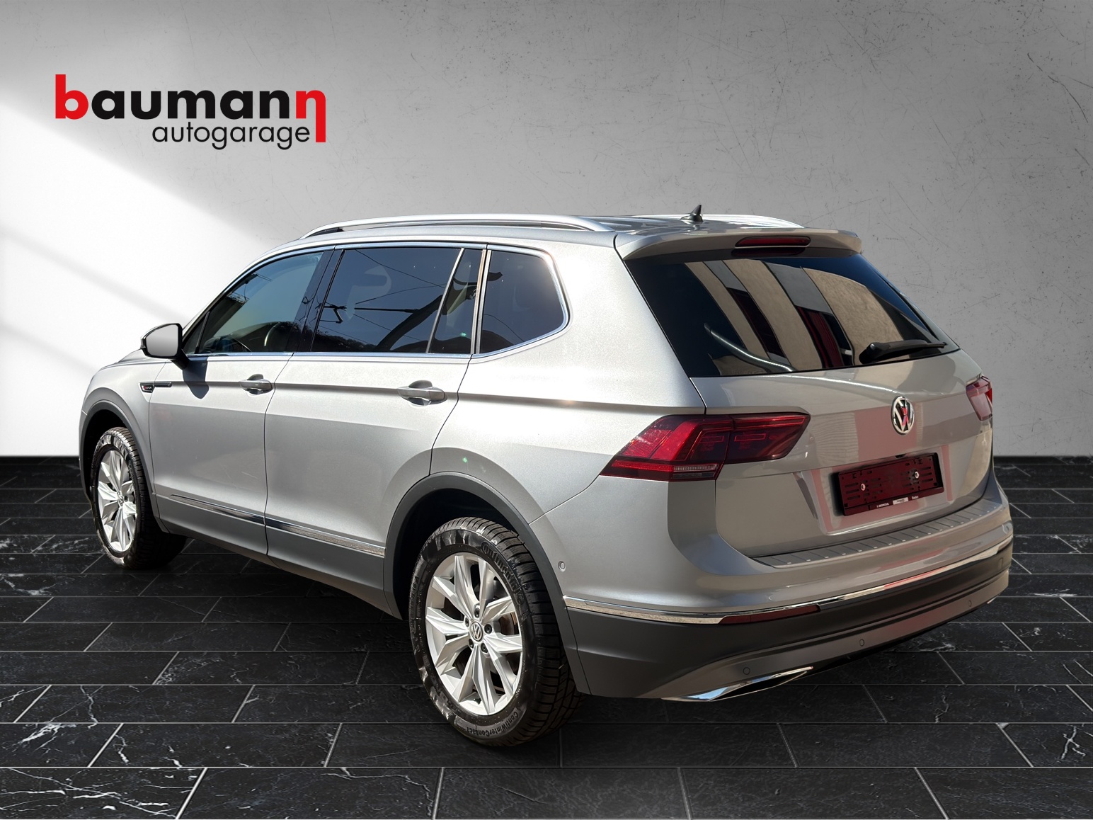 VW Tiguan Allspace 2.0TSI Highline 4Motion DSG-image-3