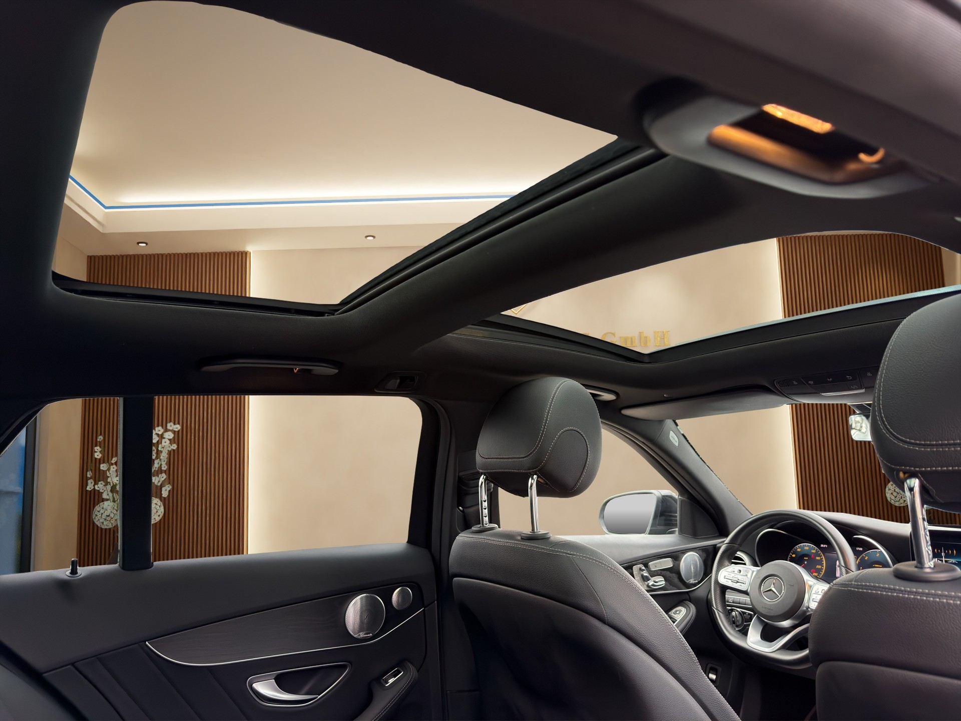 MERCEDES-BENZ C 300 d AMG Line 4Matic 9G-Tronic-image-11