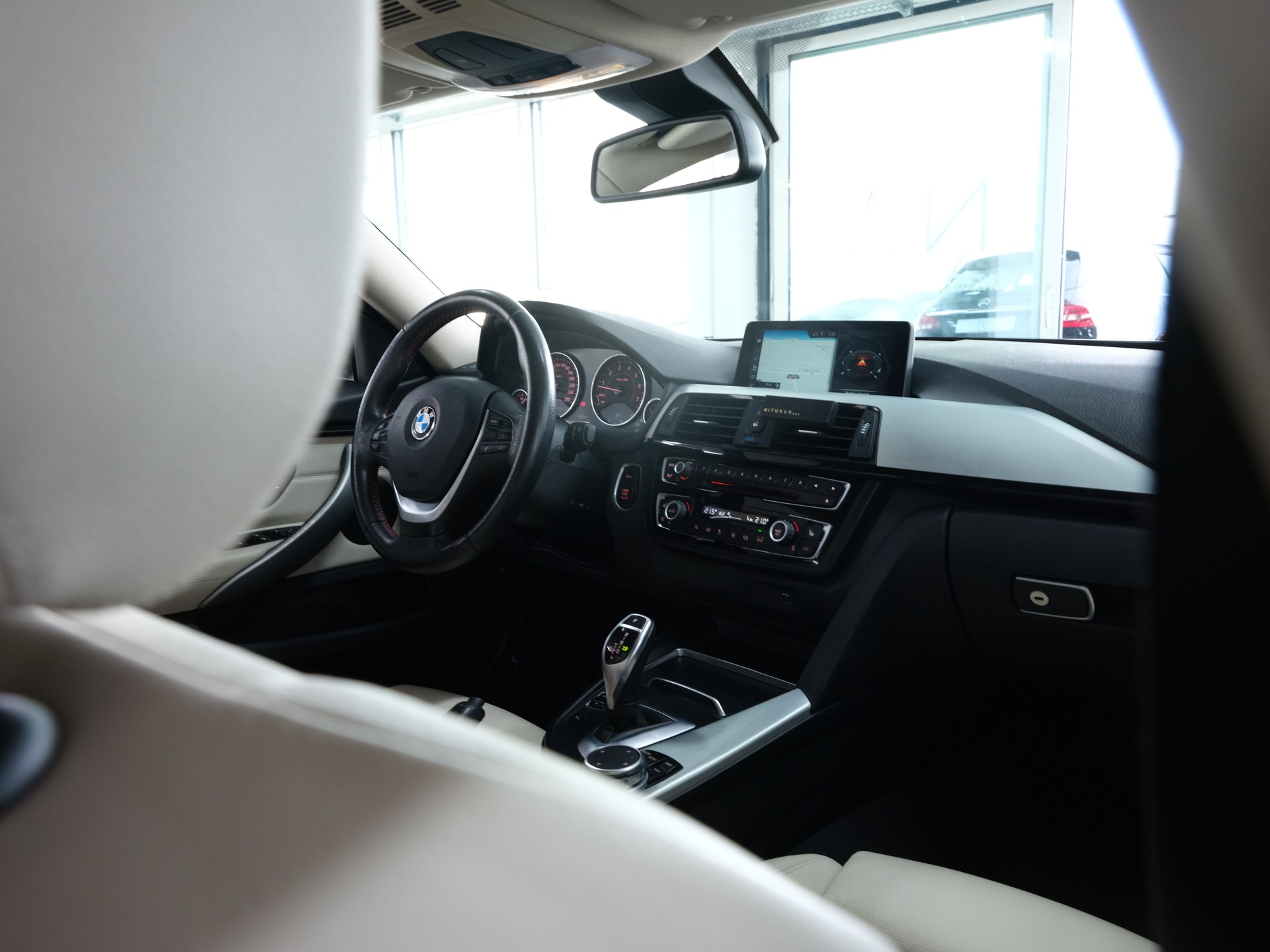 BMW 430i Gran Coupé xDrive Sport Line Steptronic *Rückfahrkamera* *Sport Line* *Leder*-image-26