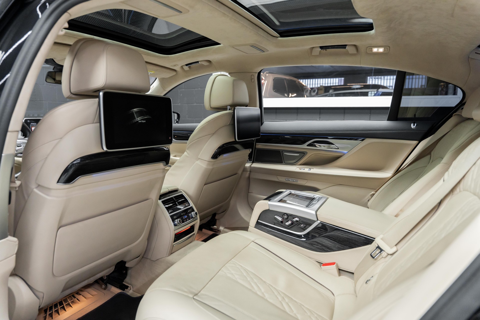 BMW 740Ld xDrive Steptronic-image-10