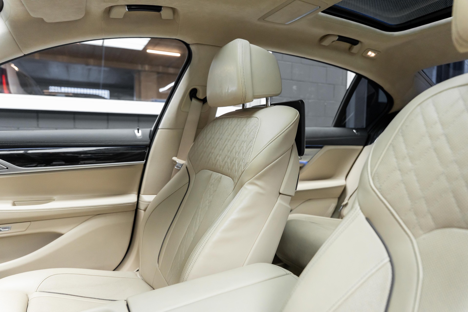 BMW 740Ld xDrive Steptronic-image-9