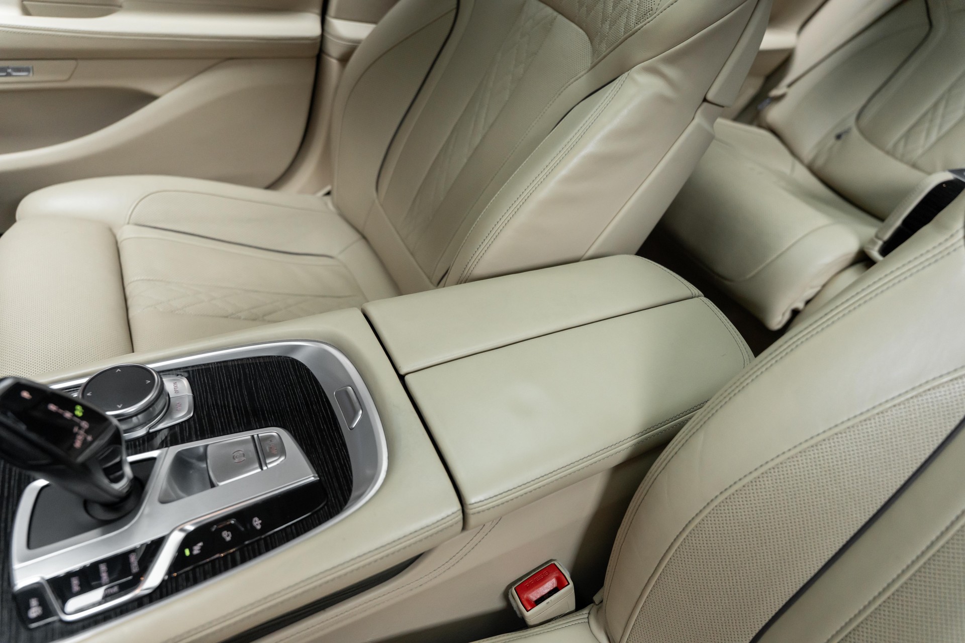 BMW 740Ld xDrive Steptronic-image-11