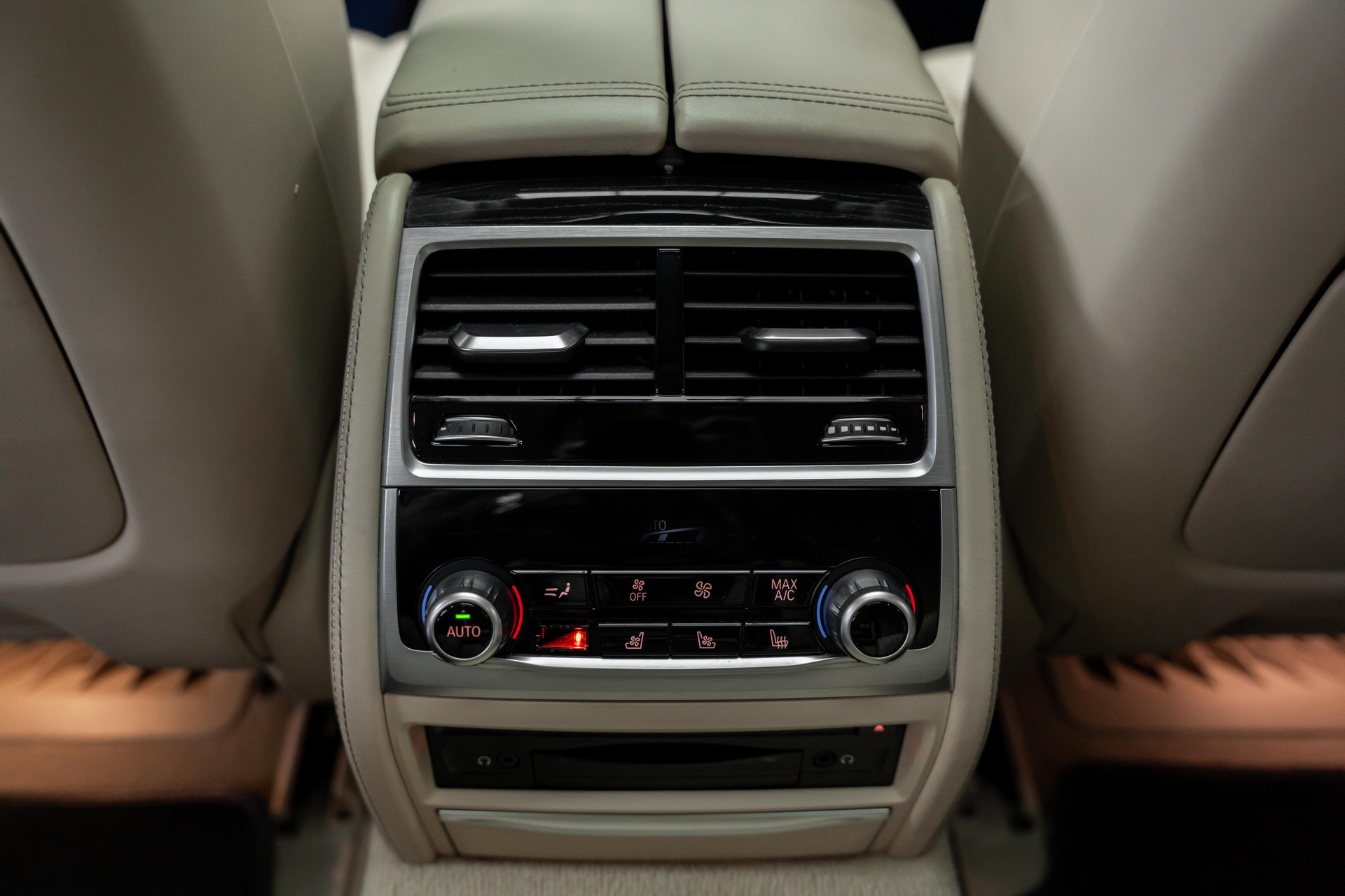 BMW 740Ld xDrive Steptronic-image-18