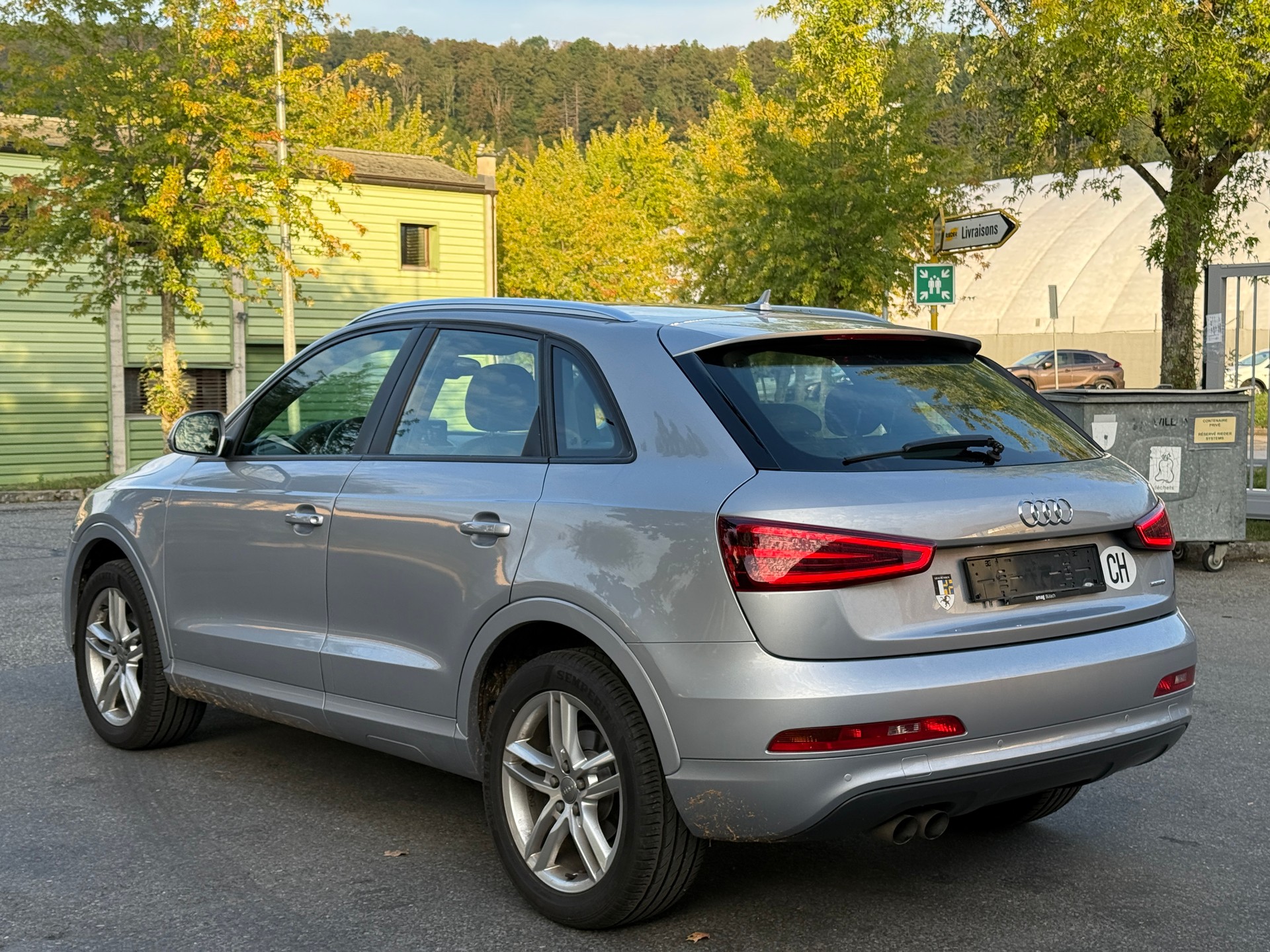 AUDI Q3 2.0 TDI quattro S-Line S-tronic-image-9