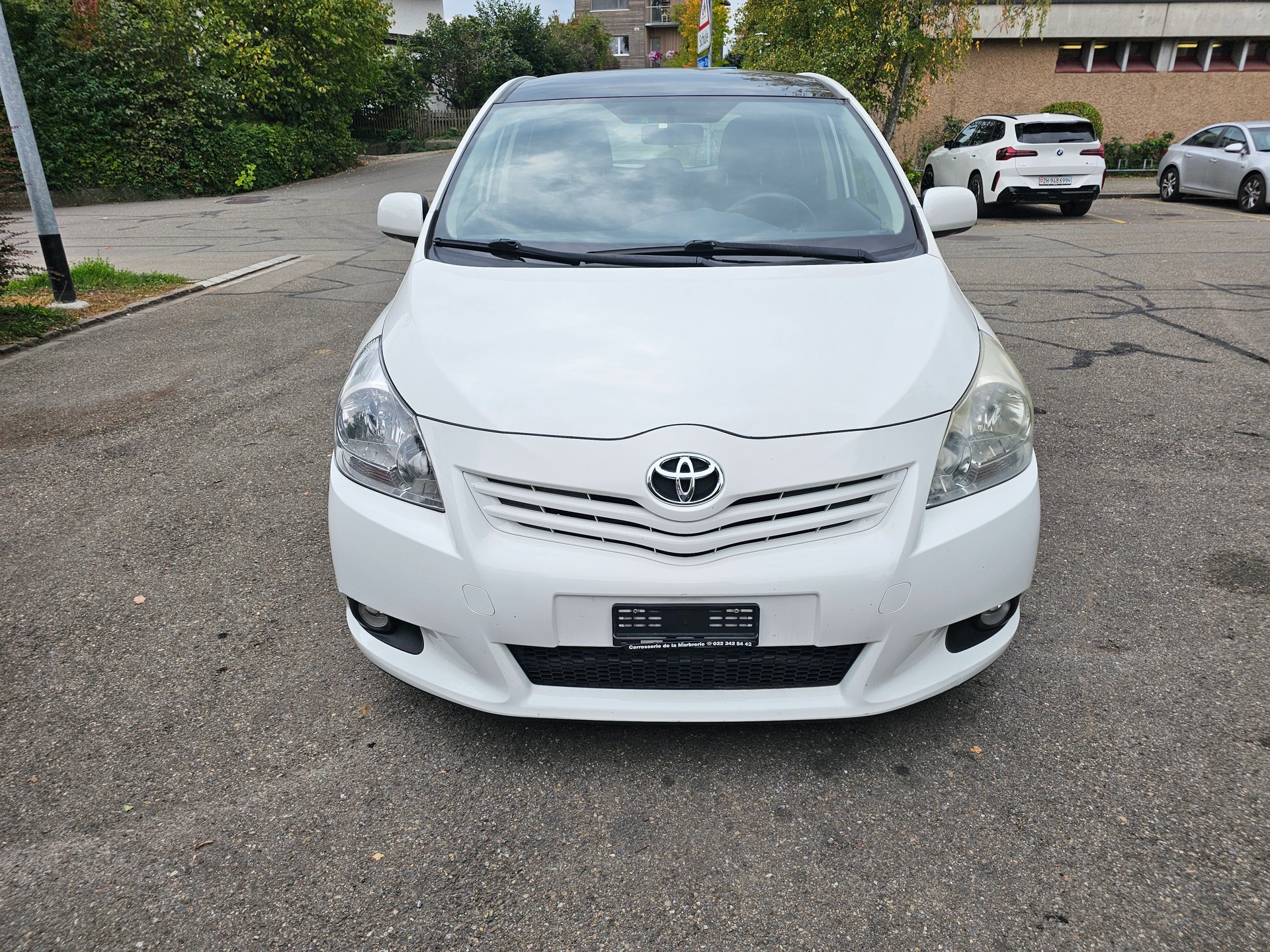 TOYOTA Verso 2.2 D-CAT Linea Sol Automatic-image-1