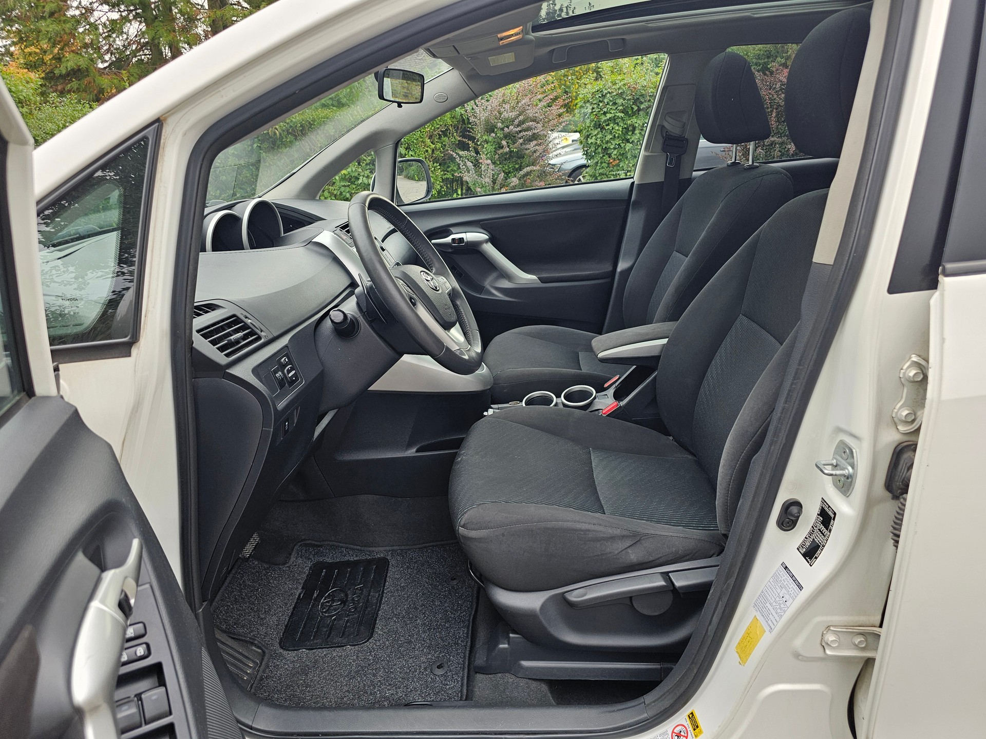TOYOTA Verso 2.2 D-CAT Linea Sol Automatic-image-7