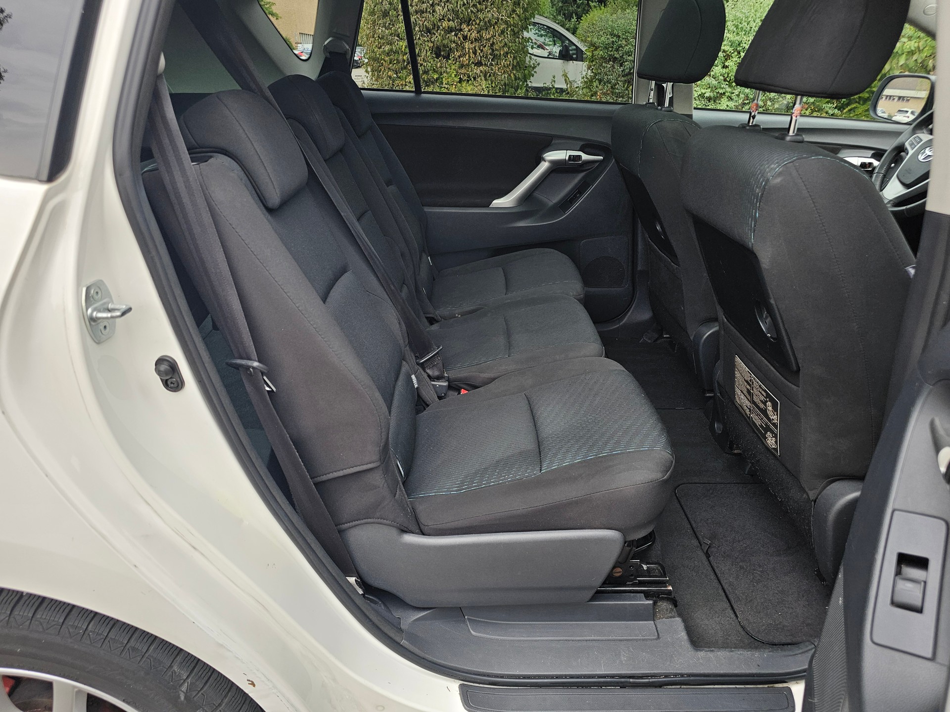 TOYOTA Verso 2.2 D-CAT Linea Sol Automatic-image-11