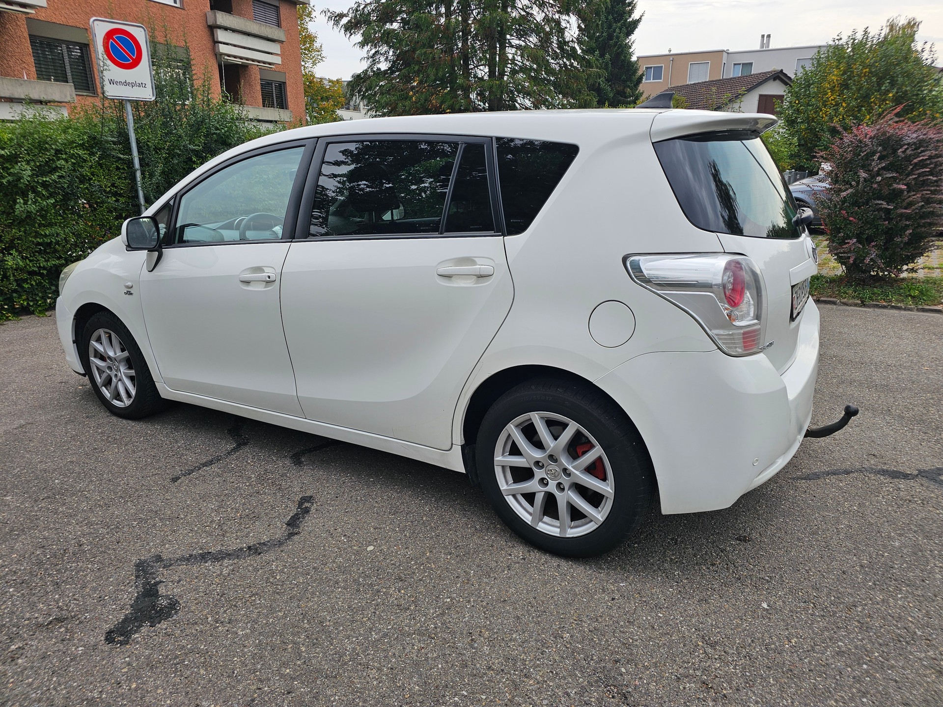 TOYOTA Verso 2.2 D-CAT Linea Sol Automatic-image-5