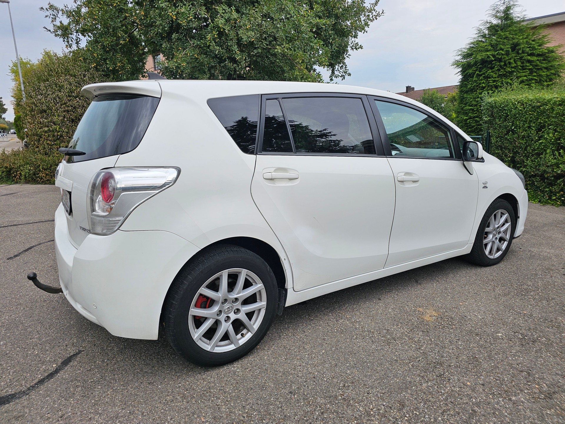 TOYOTA Verso 2.2 D-CAT Linea Sol Automatic-image-3