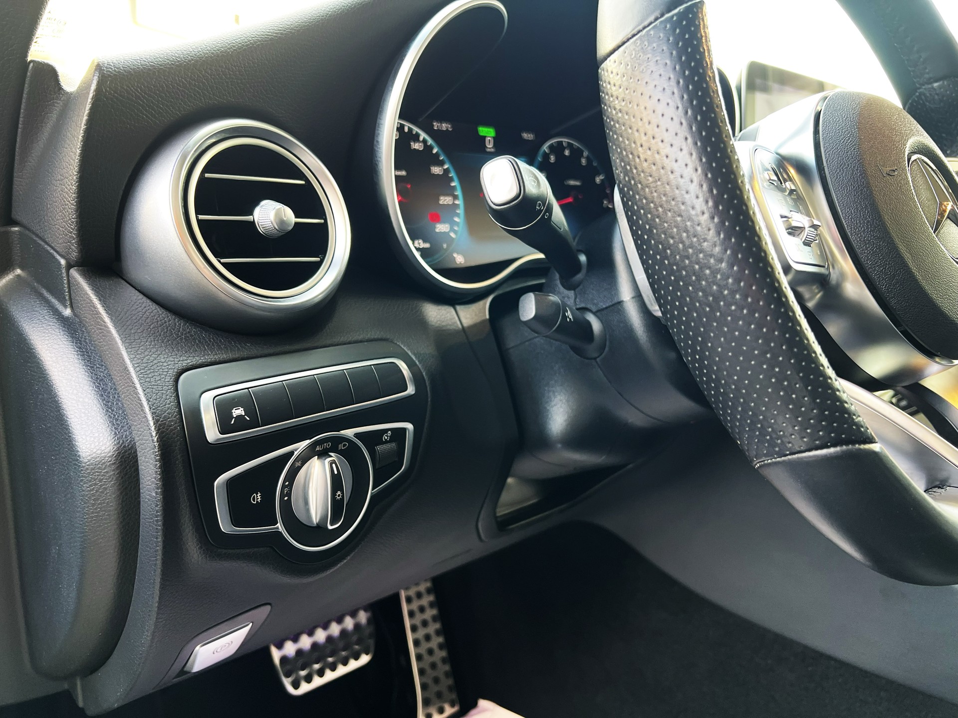 MERCEDES-BENZ C 200 AMG Line Cabriolet 4Matic 9G-Tronic-image-7
