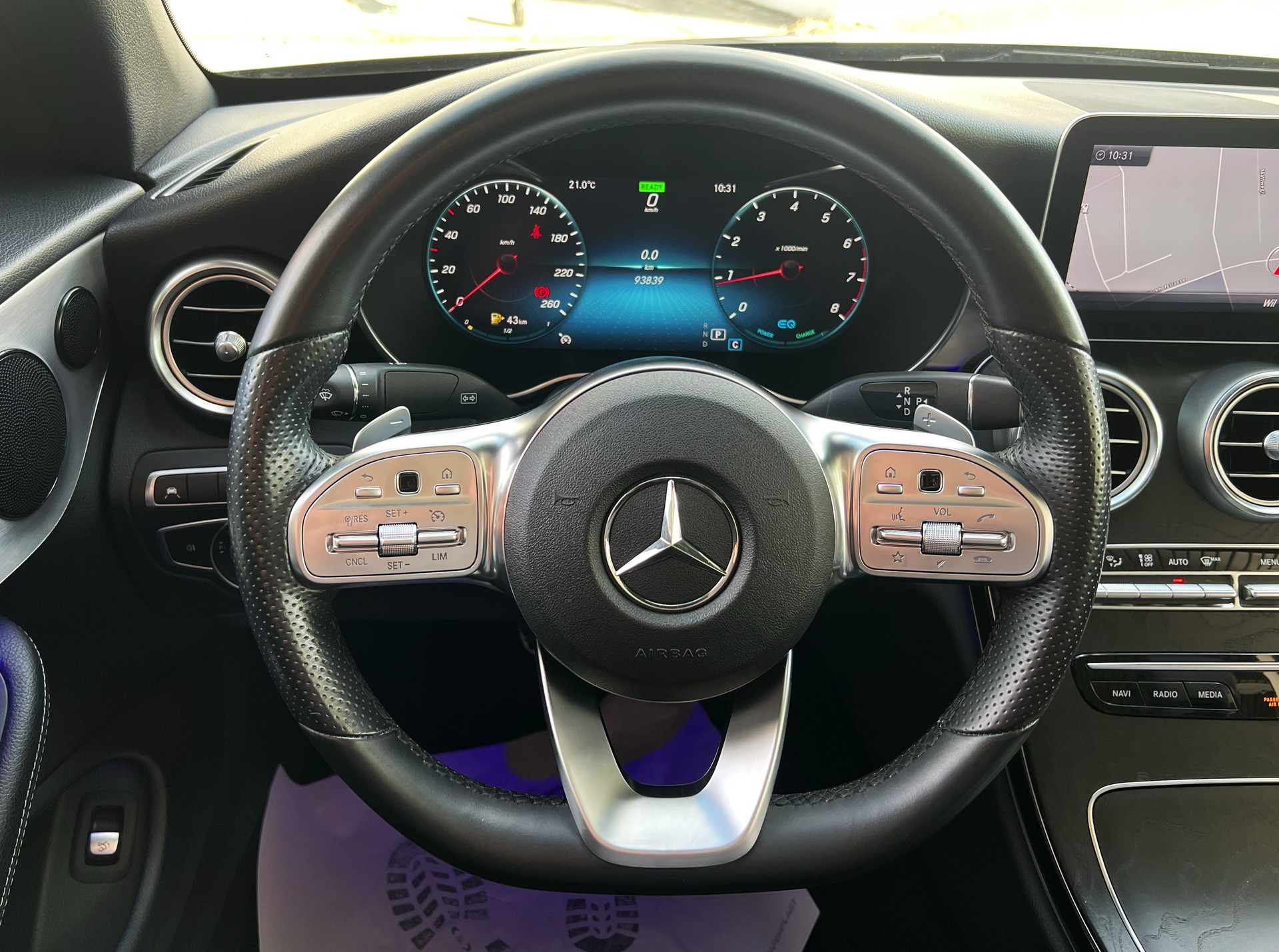 MERCEDES-BENZ C 200 AMG Line Cabriolet 4Matic 9G-Tronic-image-9