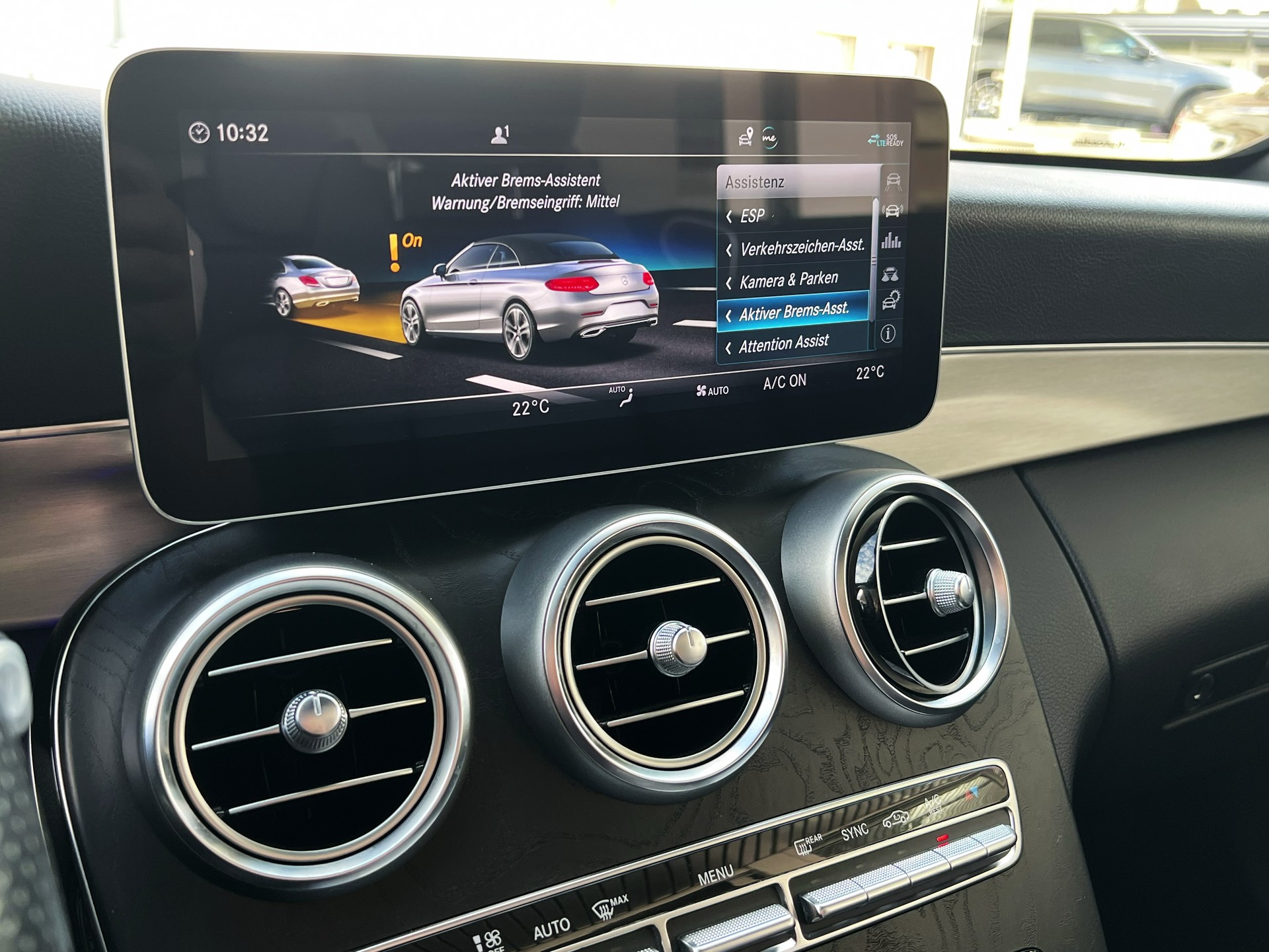 MERCEDES-BENZ C 200 AMG Line Cabriolet 4Matic 9G-Tronic-image-11