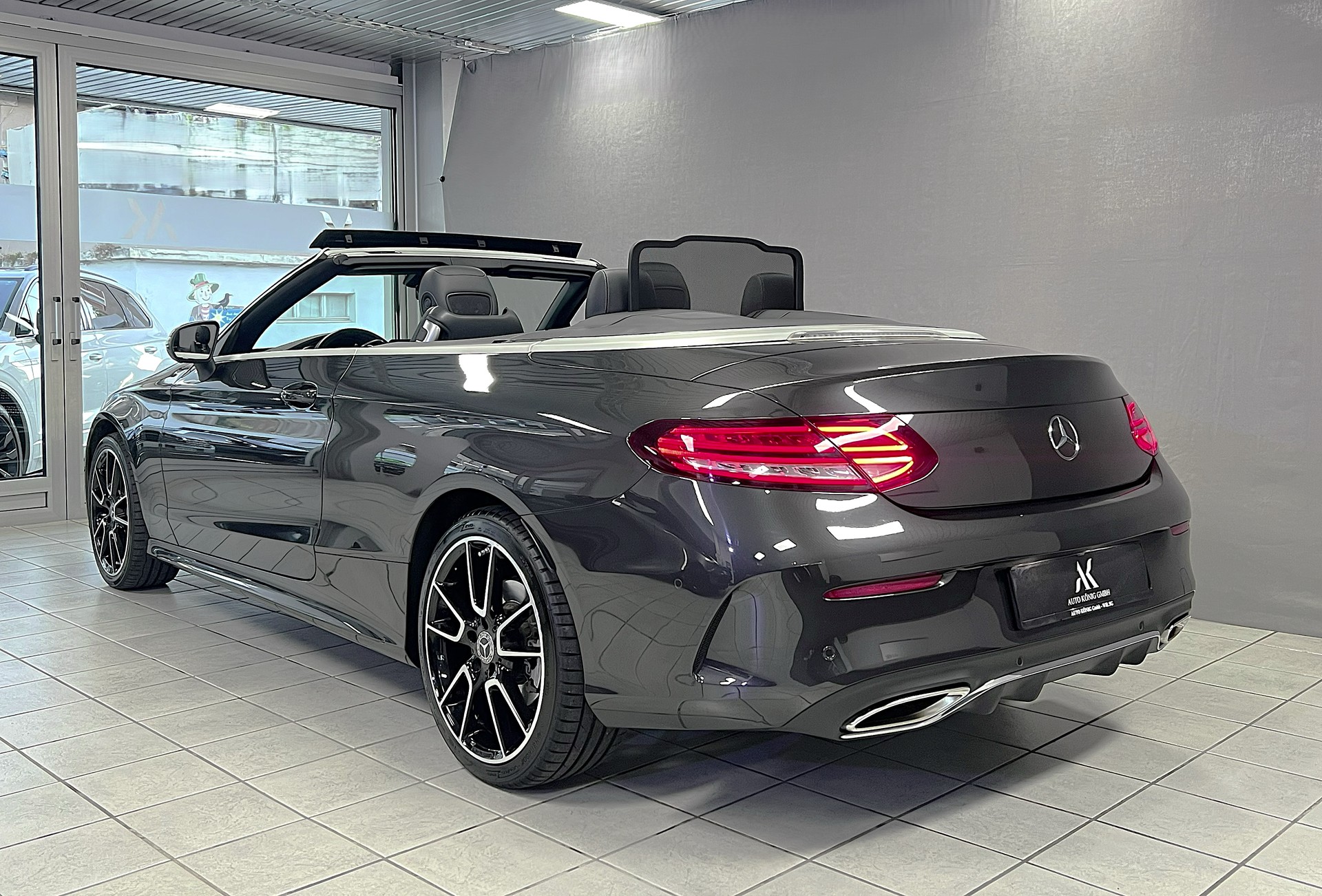 MERCEDES-BENZ C 200 AMG Line Cabriolet 4Matic 9G-Tronic-image-2