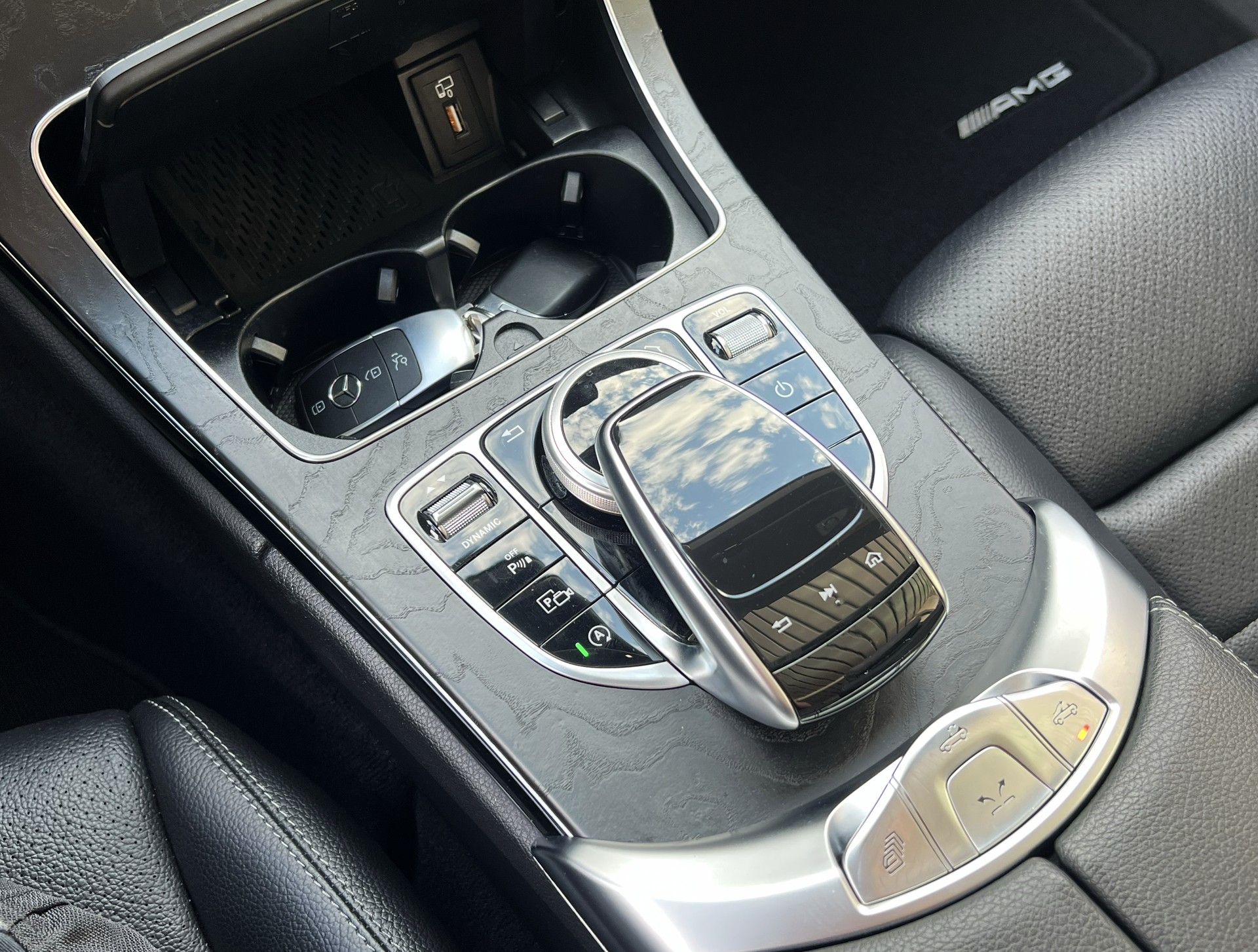MERCEDES-BENZ C 200 AMG Line Cabriolet 4Matic 9G-Tronic-image-13