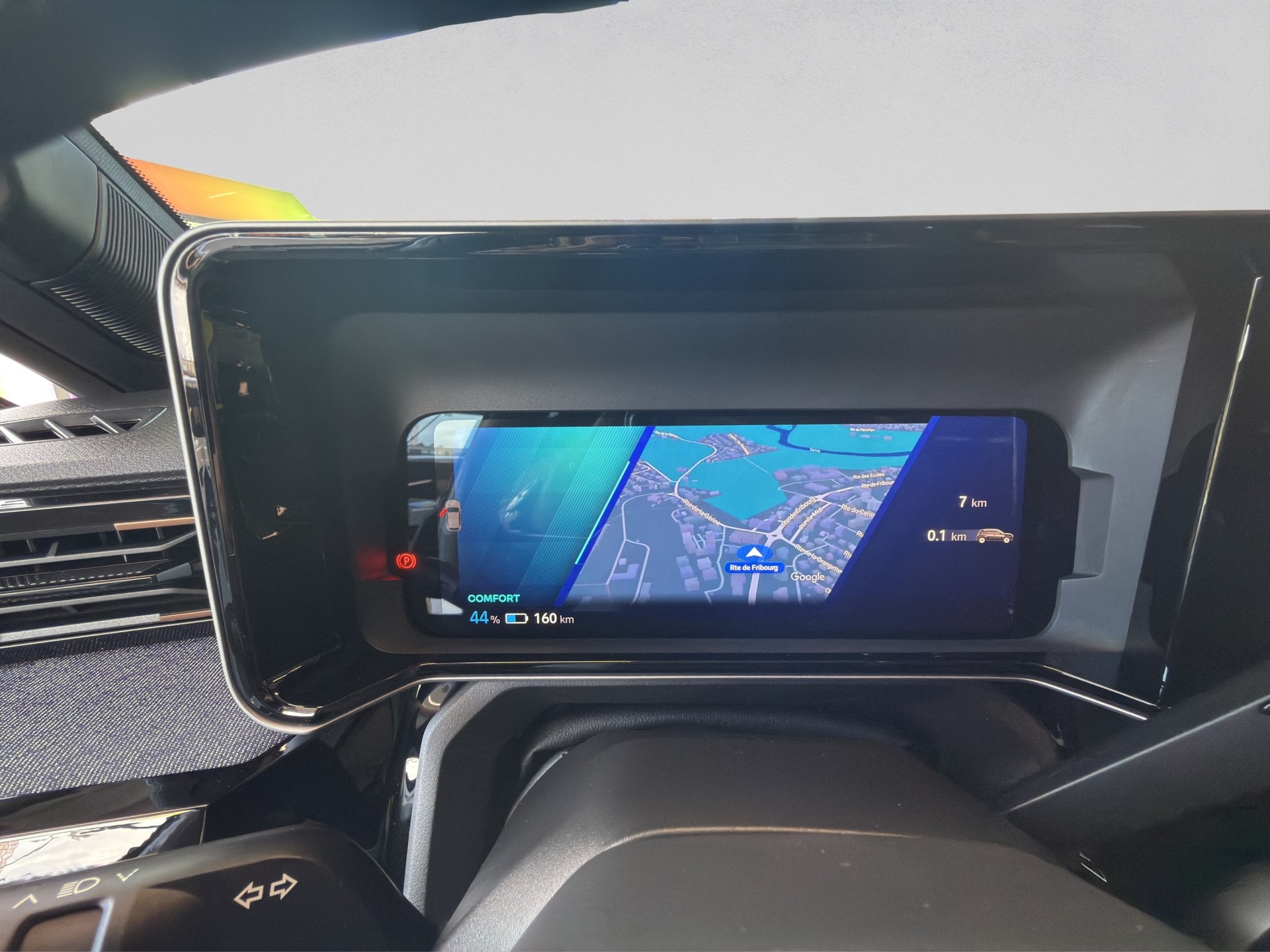 RENAULT R4 E-Tech Comfort Range 52 kWh Techno-image-10