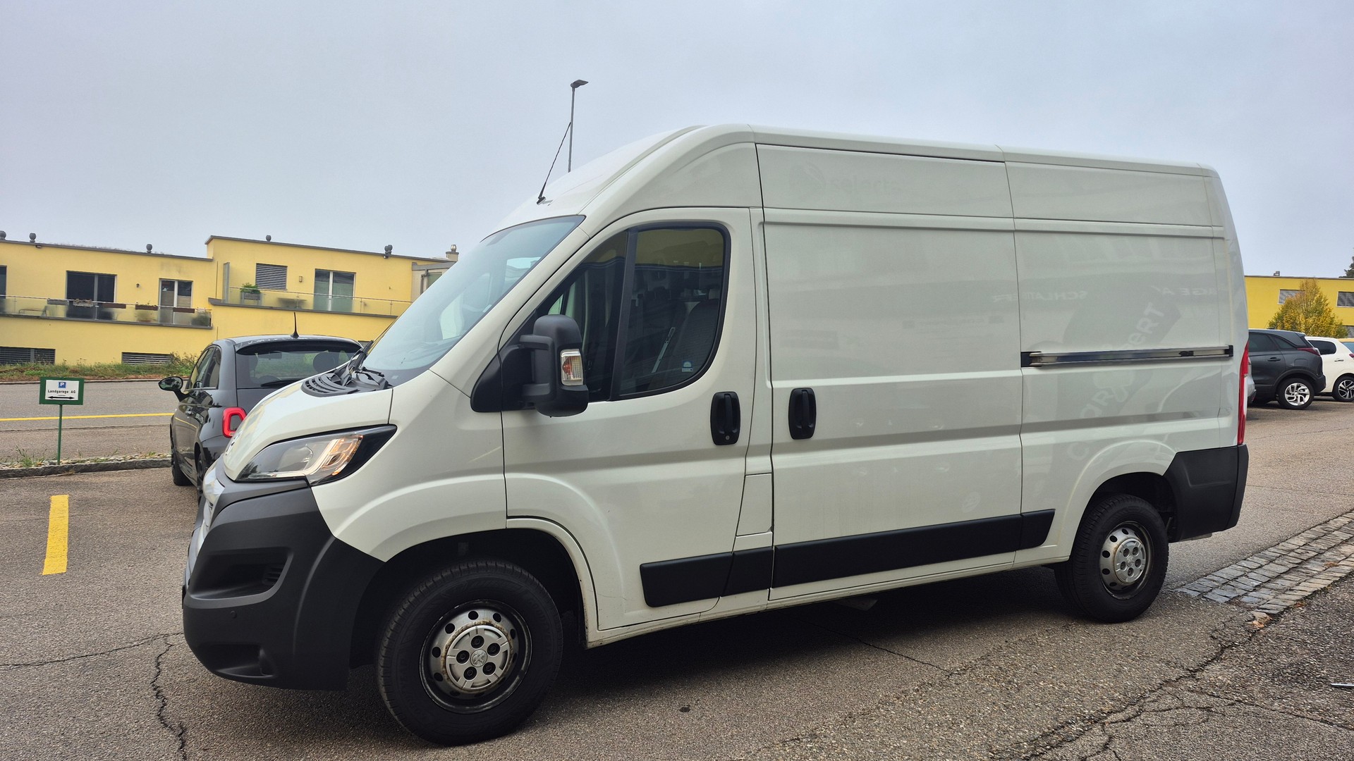 PEUGEOT Boxer 2.2 HDI 335 Premium L2H2-image-6