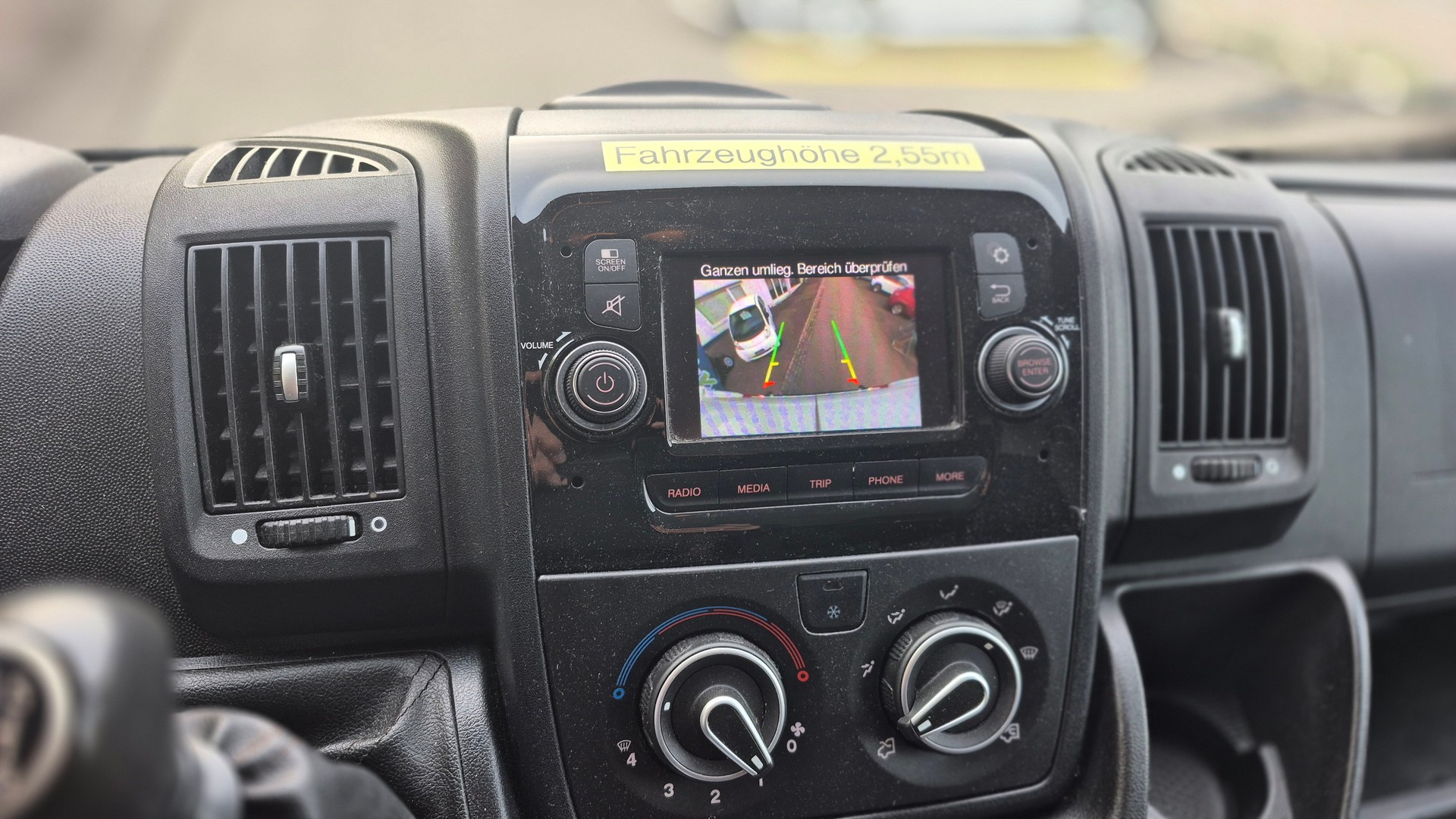 PEUGEOT Boxer 2.2 HDI 335 Premium L2H2-image-10