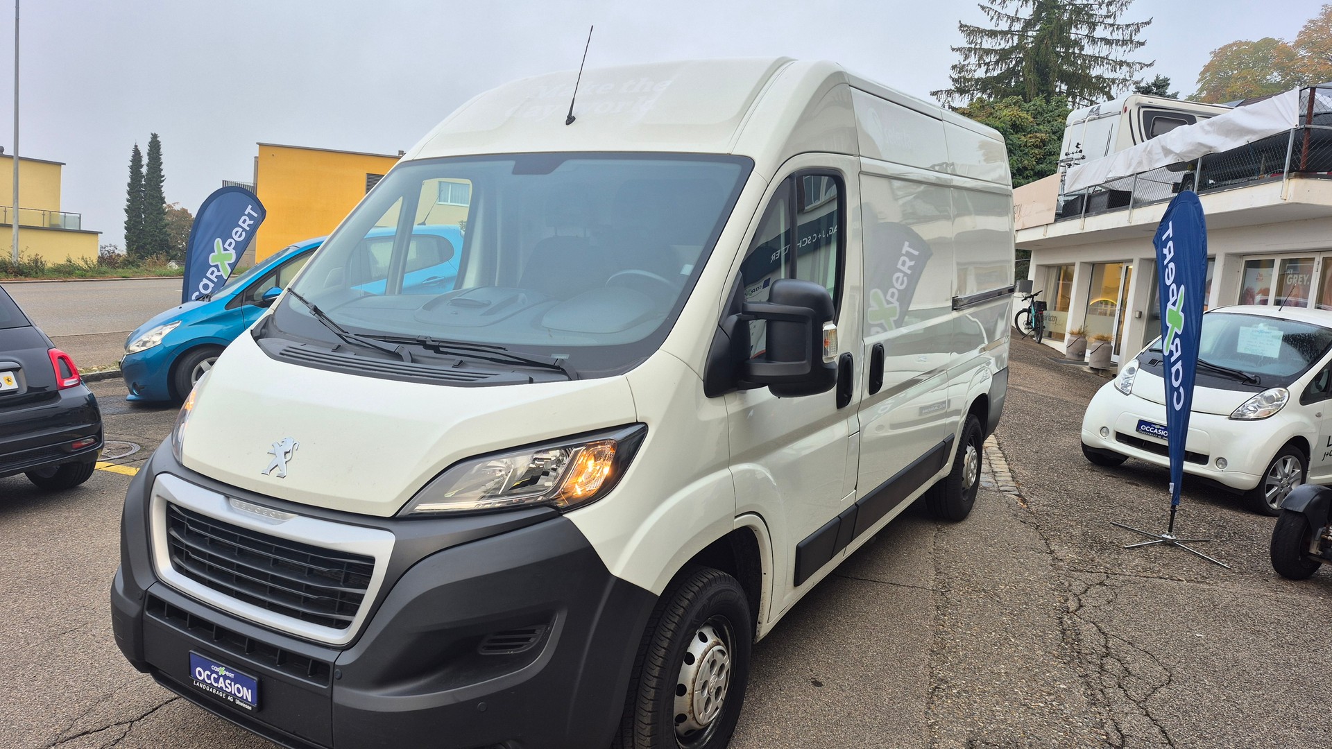 PEUGEOT Boxer 2.2 HDI 335 Premium L2H2-image-8