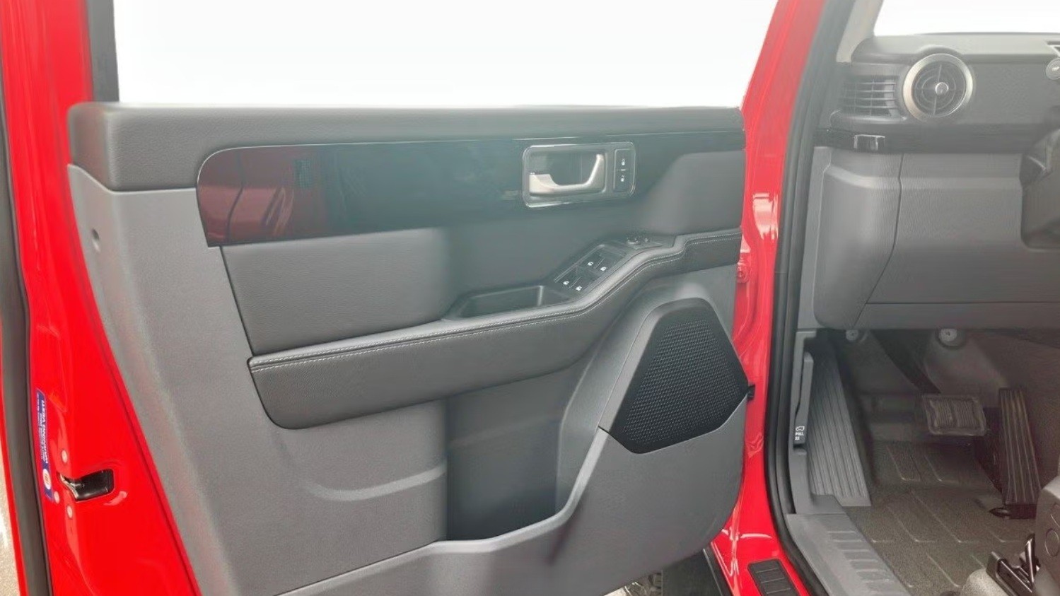 INEOS Grenadier 3.0D Utility Wagon 5-Sitz-image-10