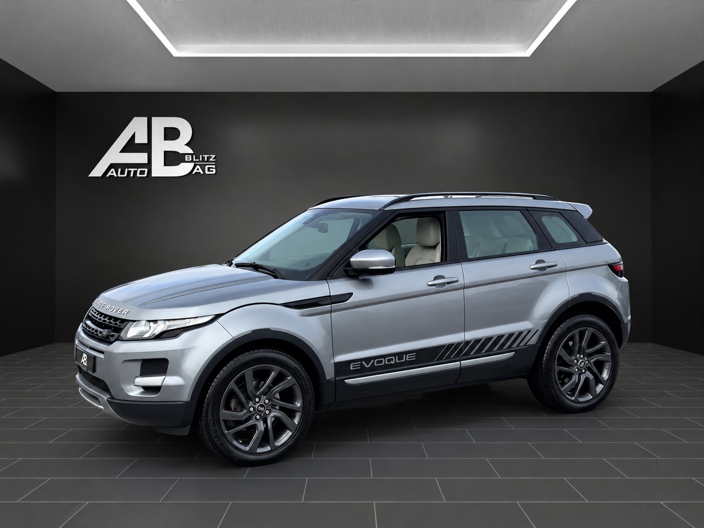 LAND ROVER Range Rover Evoque 2.2 SD4 Pure AT6 mit 190 PS-image-1