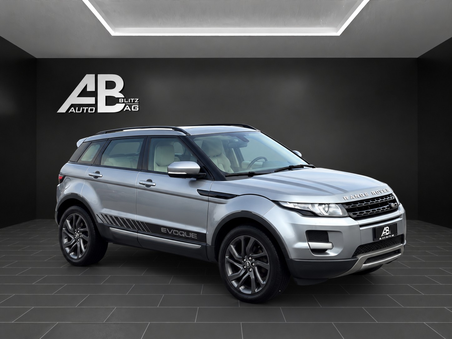 LAND ROVER Range Rover Evoque 2.2 SD4 Pure AT6 mit 190 PS-image-5