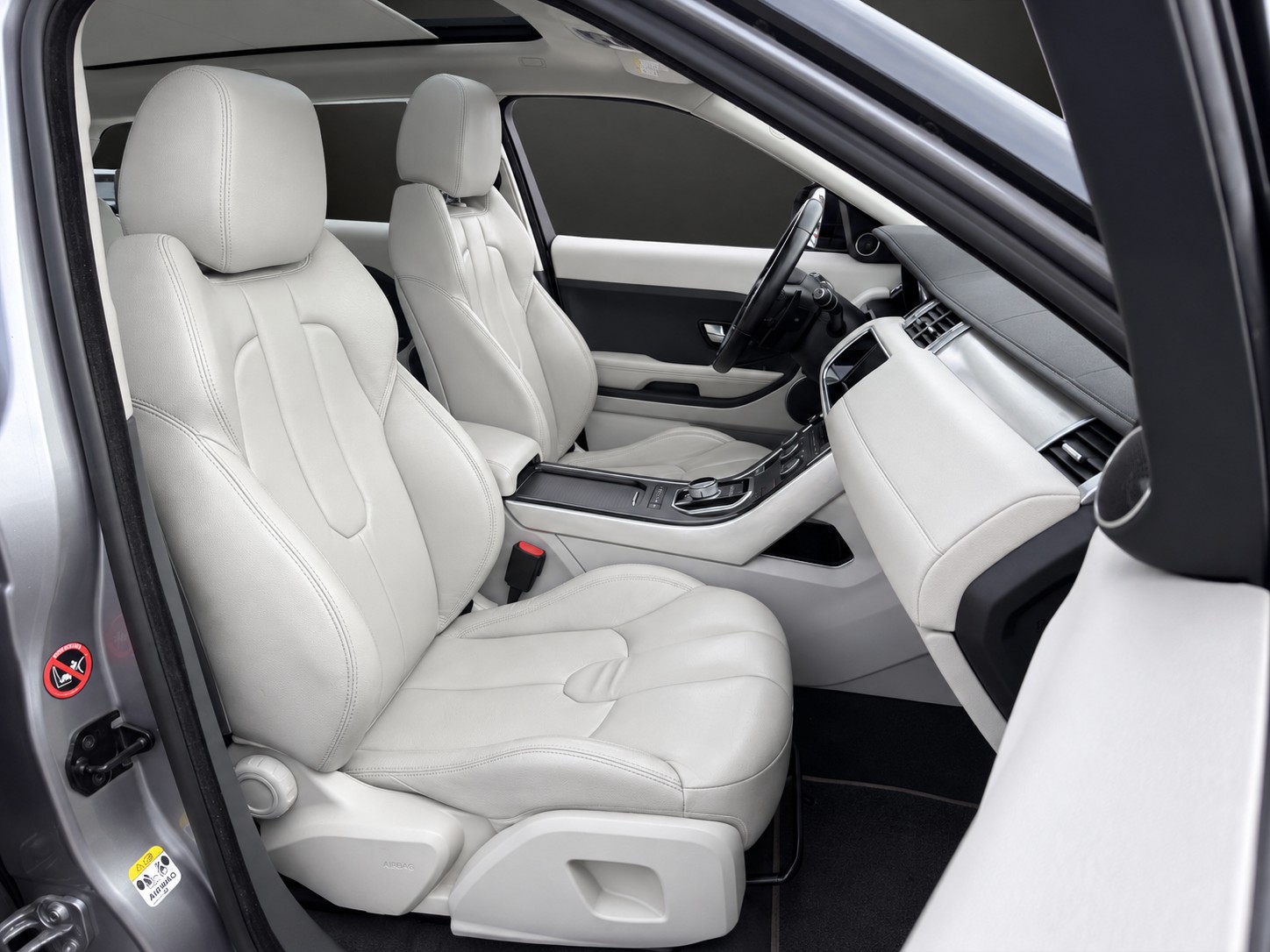 LAND ROVER Range Rover Evoque 2.2 SD4 Pure AT6 mit 190 PS-image-8