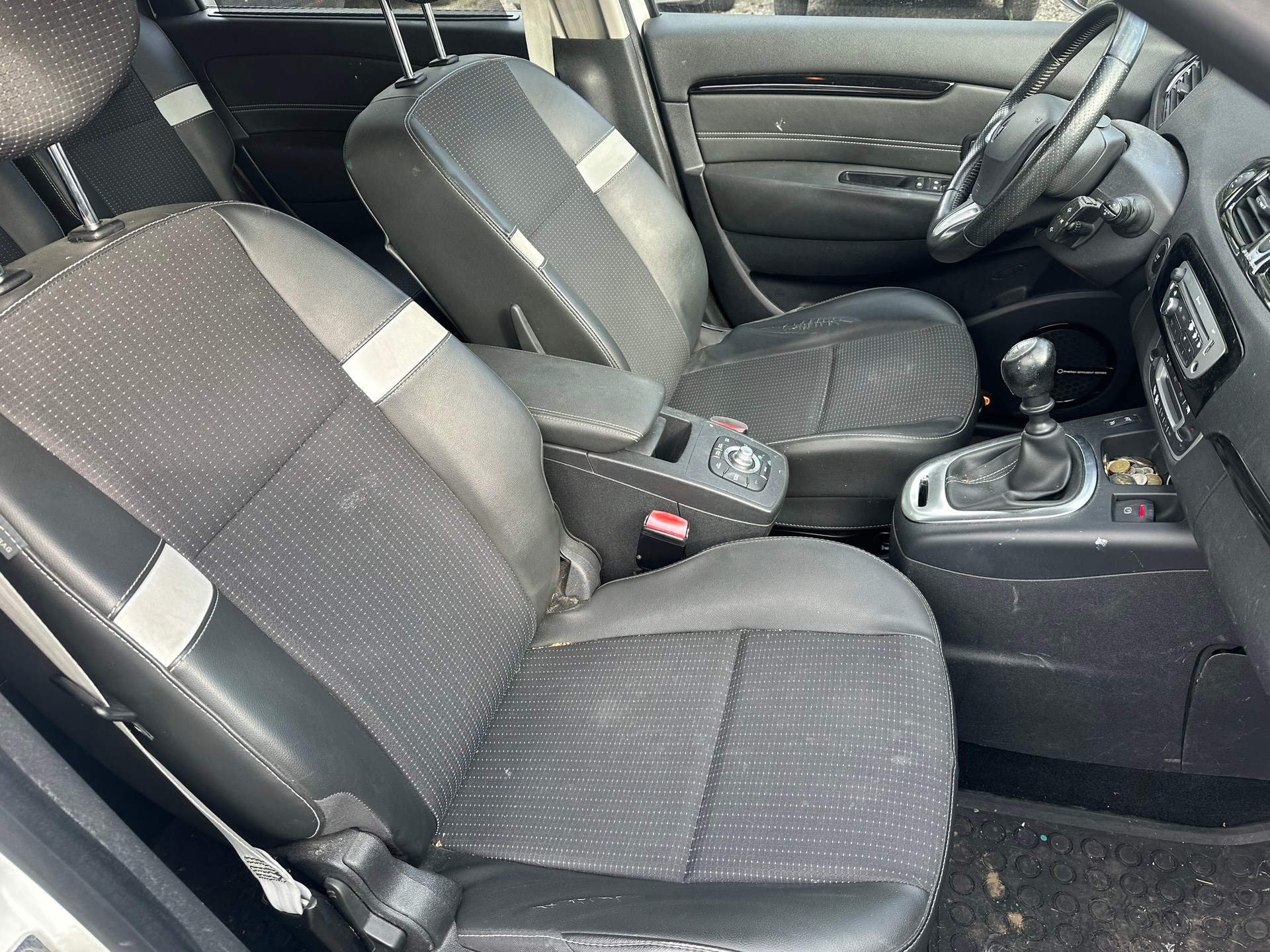RENAULT Grand Scénic 1.4 16V Turbo Expression-image-7