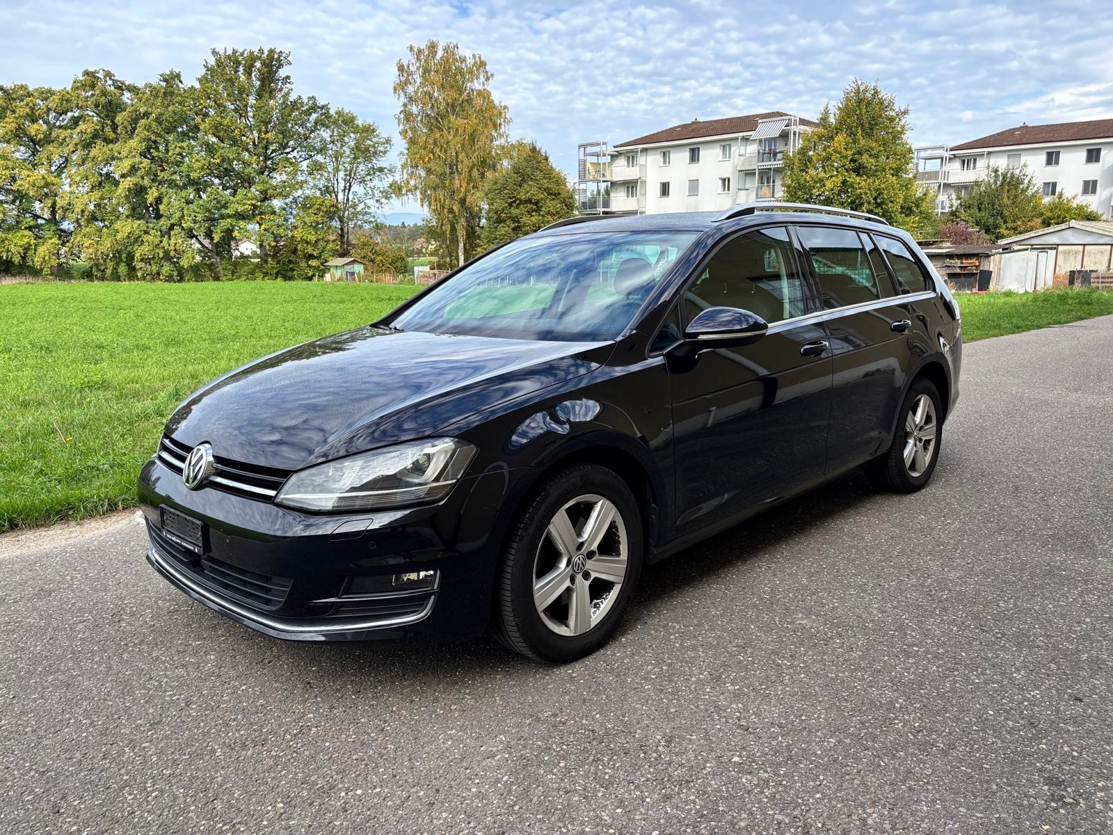 VW Golf Variant 2.0 TDI 65th Edition 4Motion-image-4