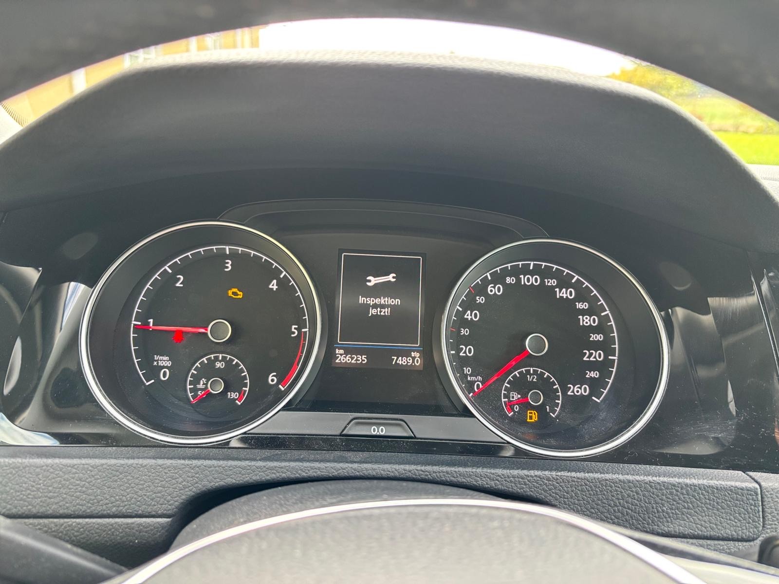 VW Golf Variant 2.0 TDI 65th Edition 4Motion-image-9