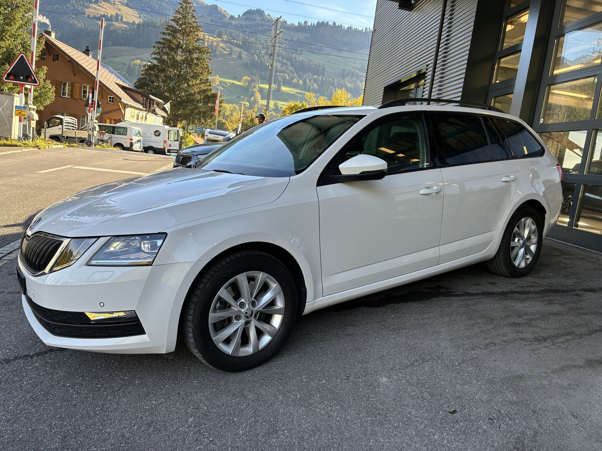 SKODA Octavia Combi 1.8 TSI Ambition 4x4 DSG-image-1