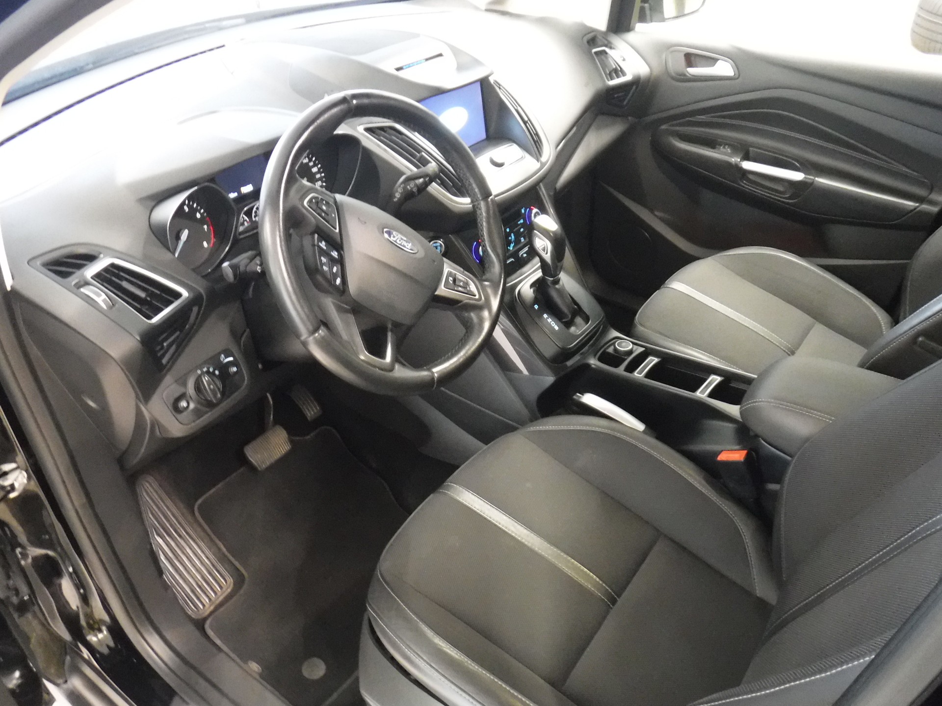 FORD C-Max 1.5 SCTi Titanium Automat-image-3