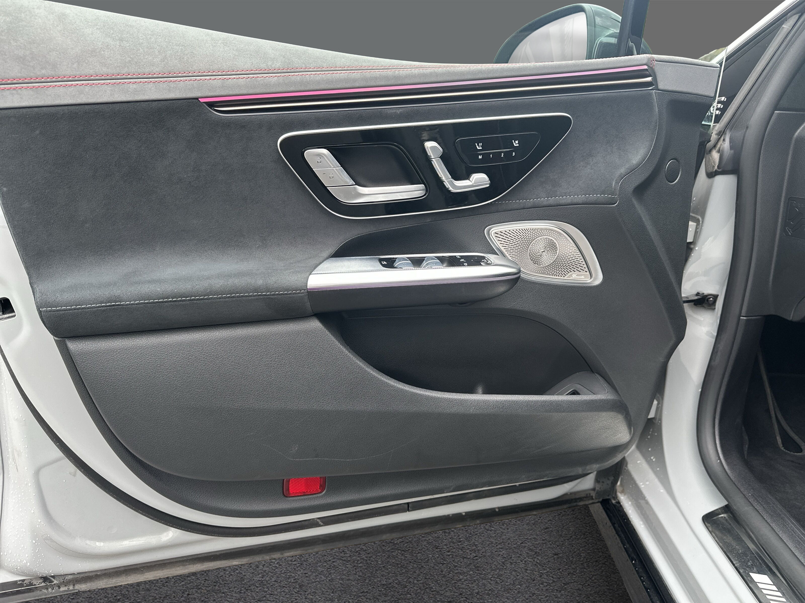 MERCEDES-BENZ EQE 43 AMG 4 Matic-image-11