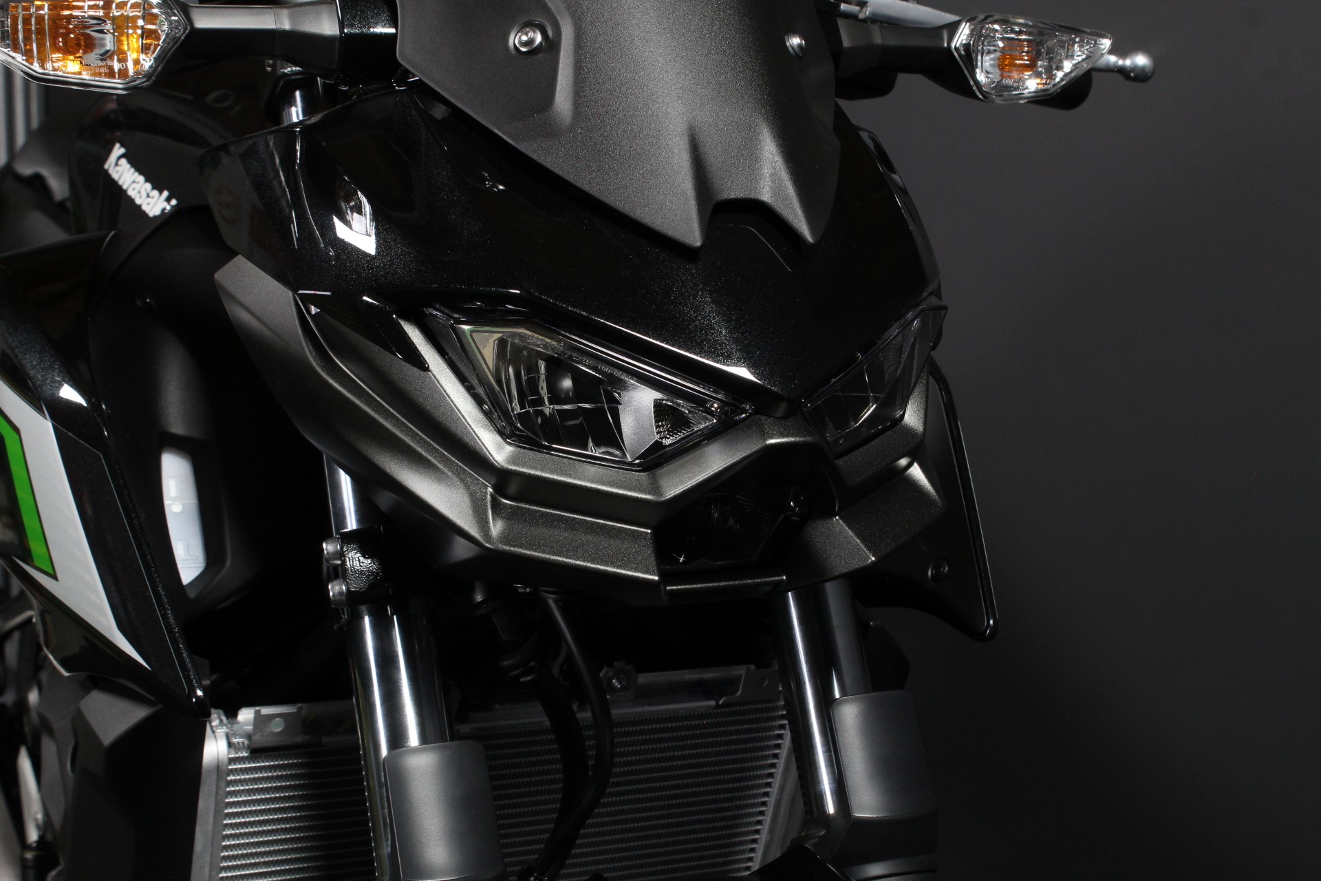 KAWASAKI Z 500-showroom-element-3