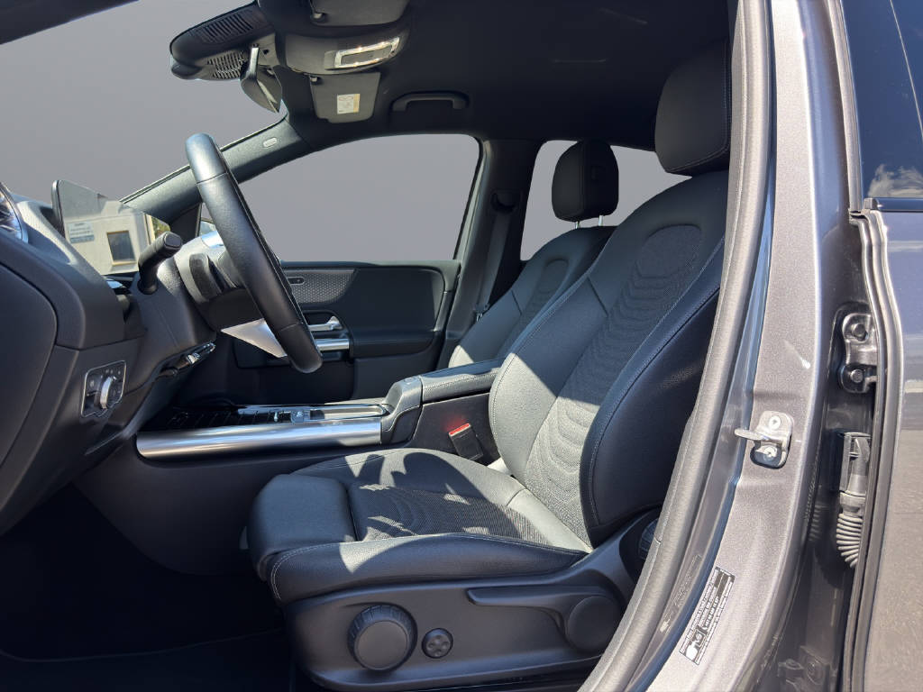 MERCEDES-BENZ B 220 Progressive 4matic-image-7