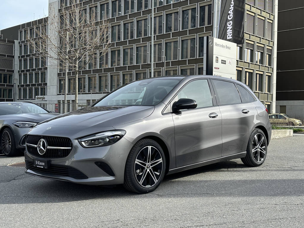 MERCEDES-BENZ B 220 Progressive 4matic-image-2