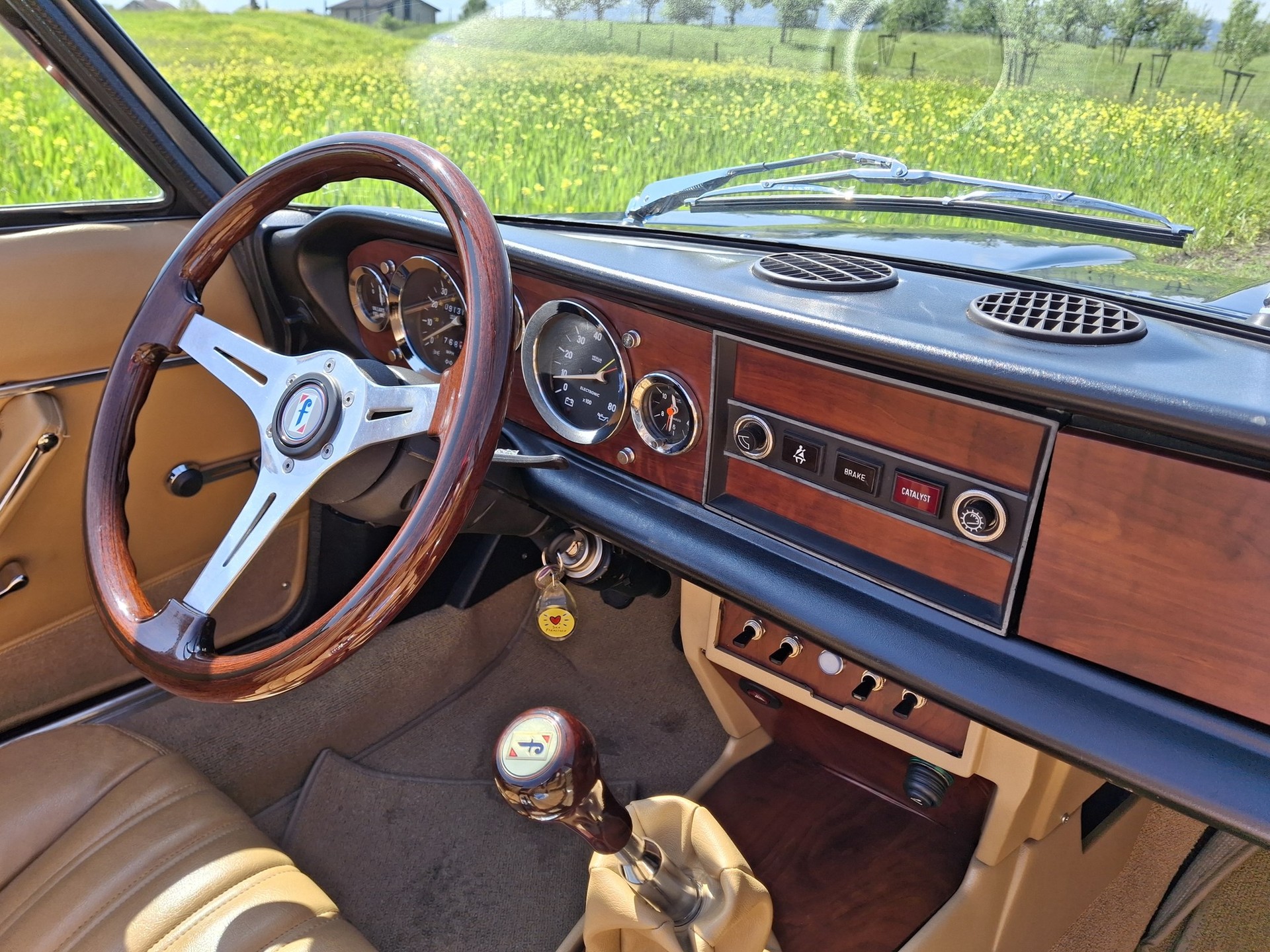 FIAT 124 Spider-image-3