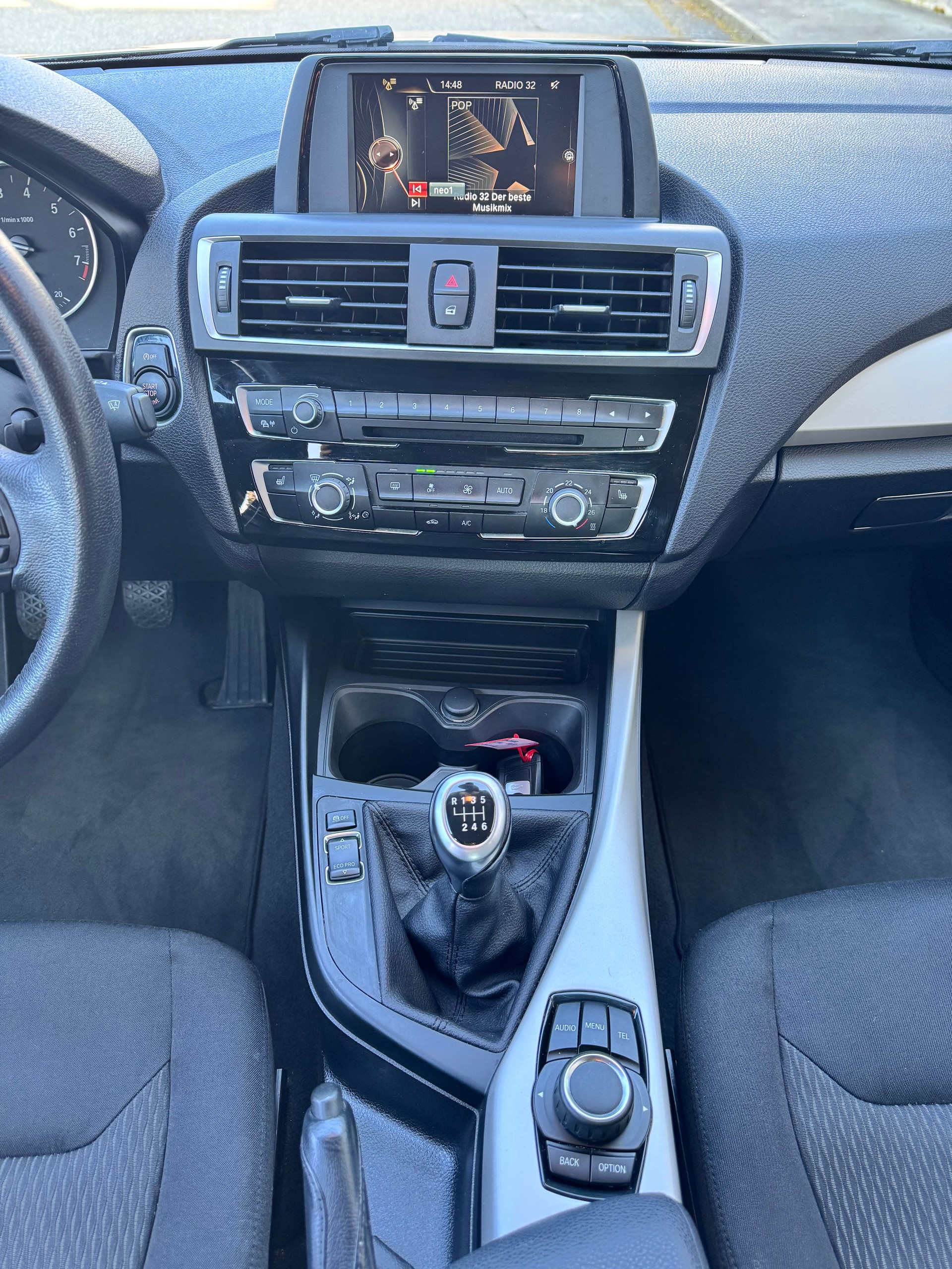 BMW 118i-image-12
