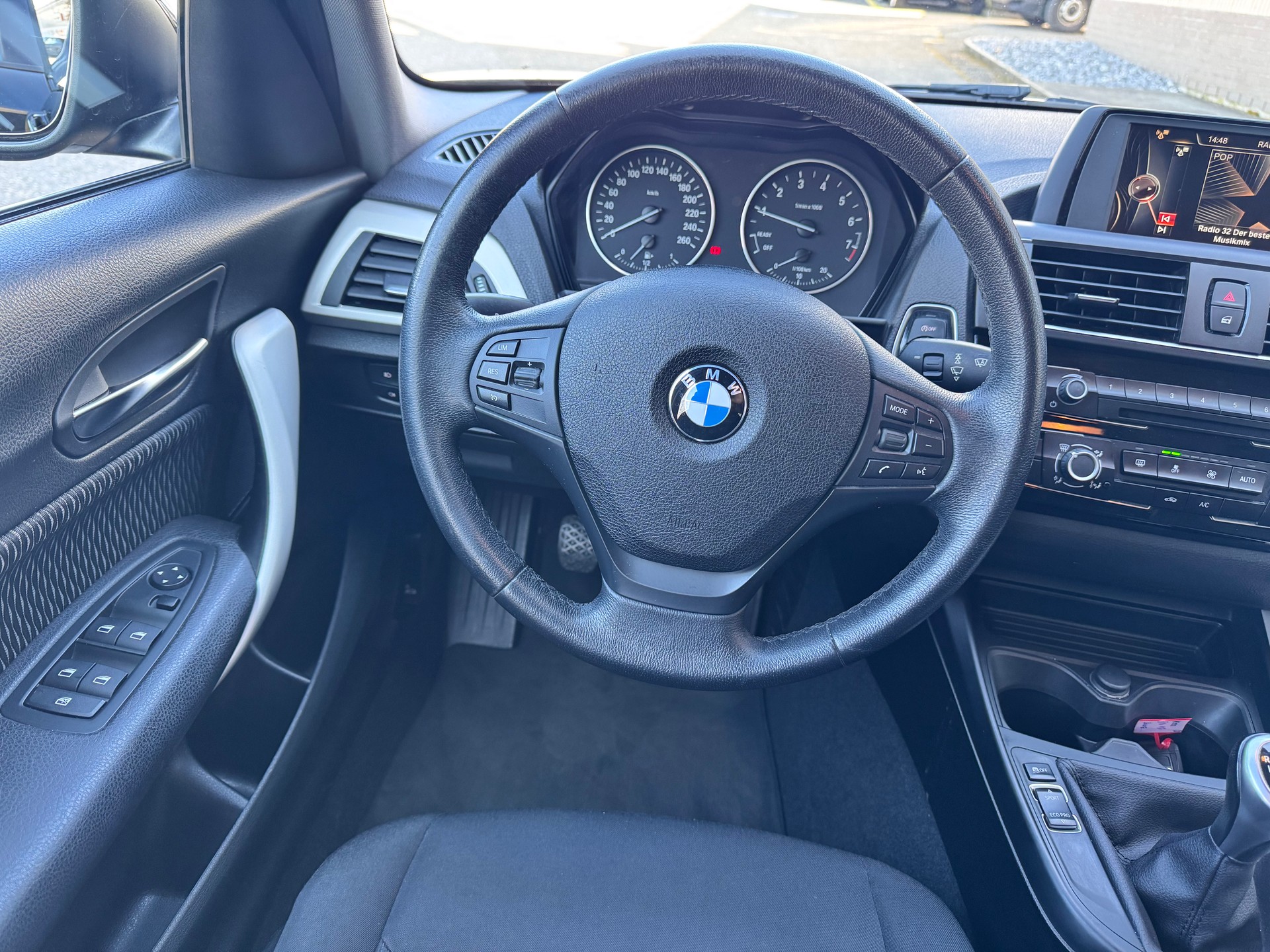 BMW 118i-image-13